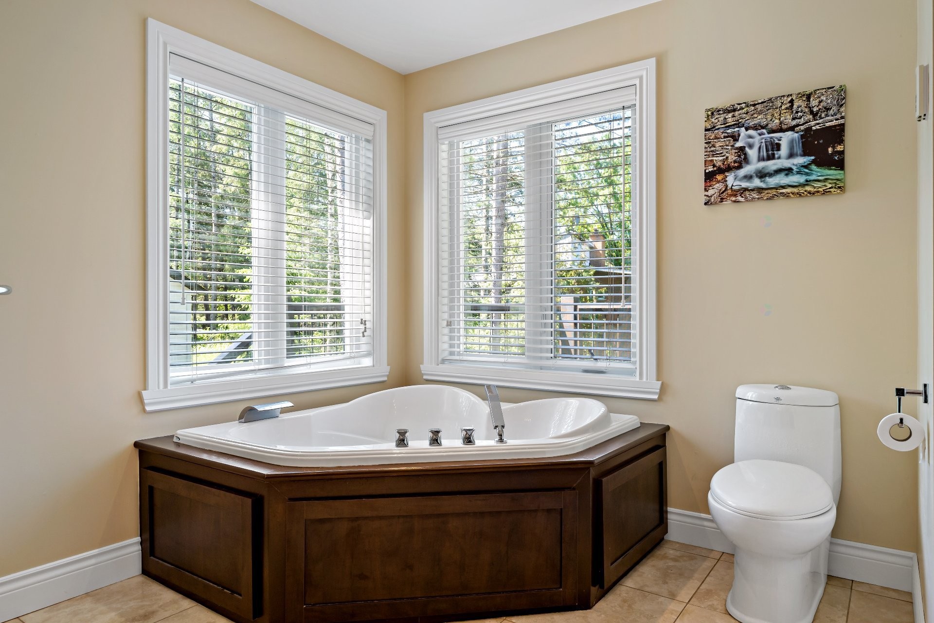 









850


Boul. Dr-Gervais

,
Mont-Tremblant,




QC
J8E2V9

