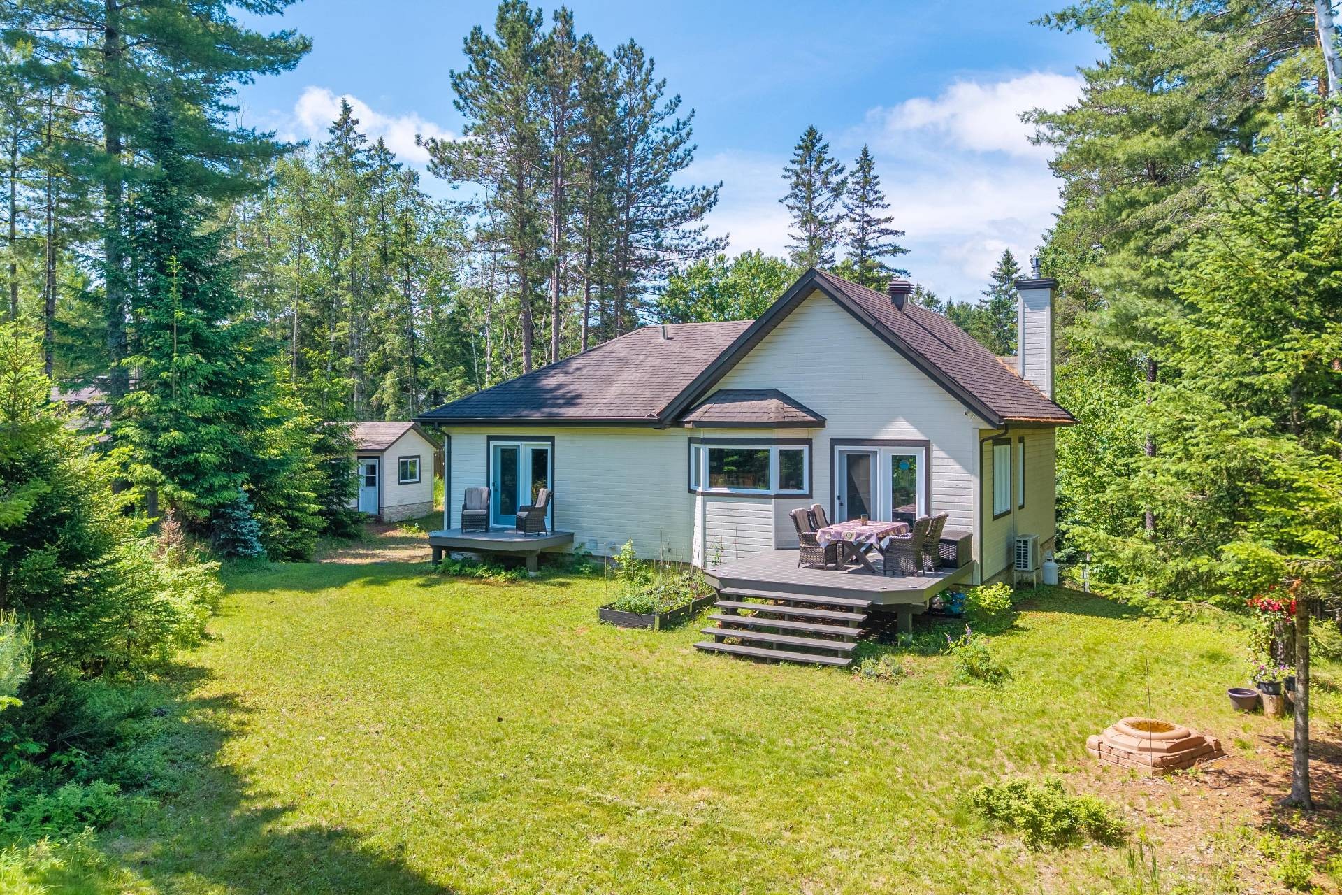 









850


Boul. Dr-Gervais

,
Mont-Tremblant,




QC
J8E2V9

