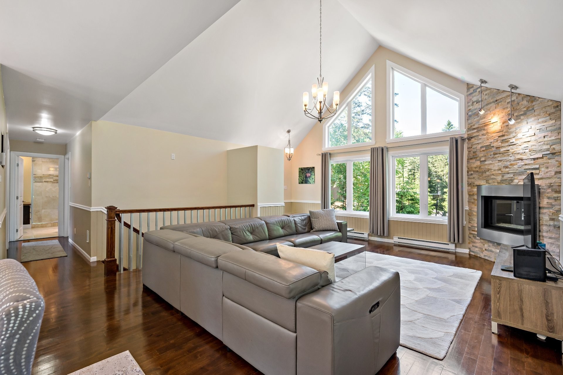 









850


Boul. Dr-Gervais

,
Mont-Tremblant,




QC
J8E2V9

