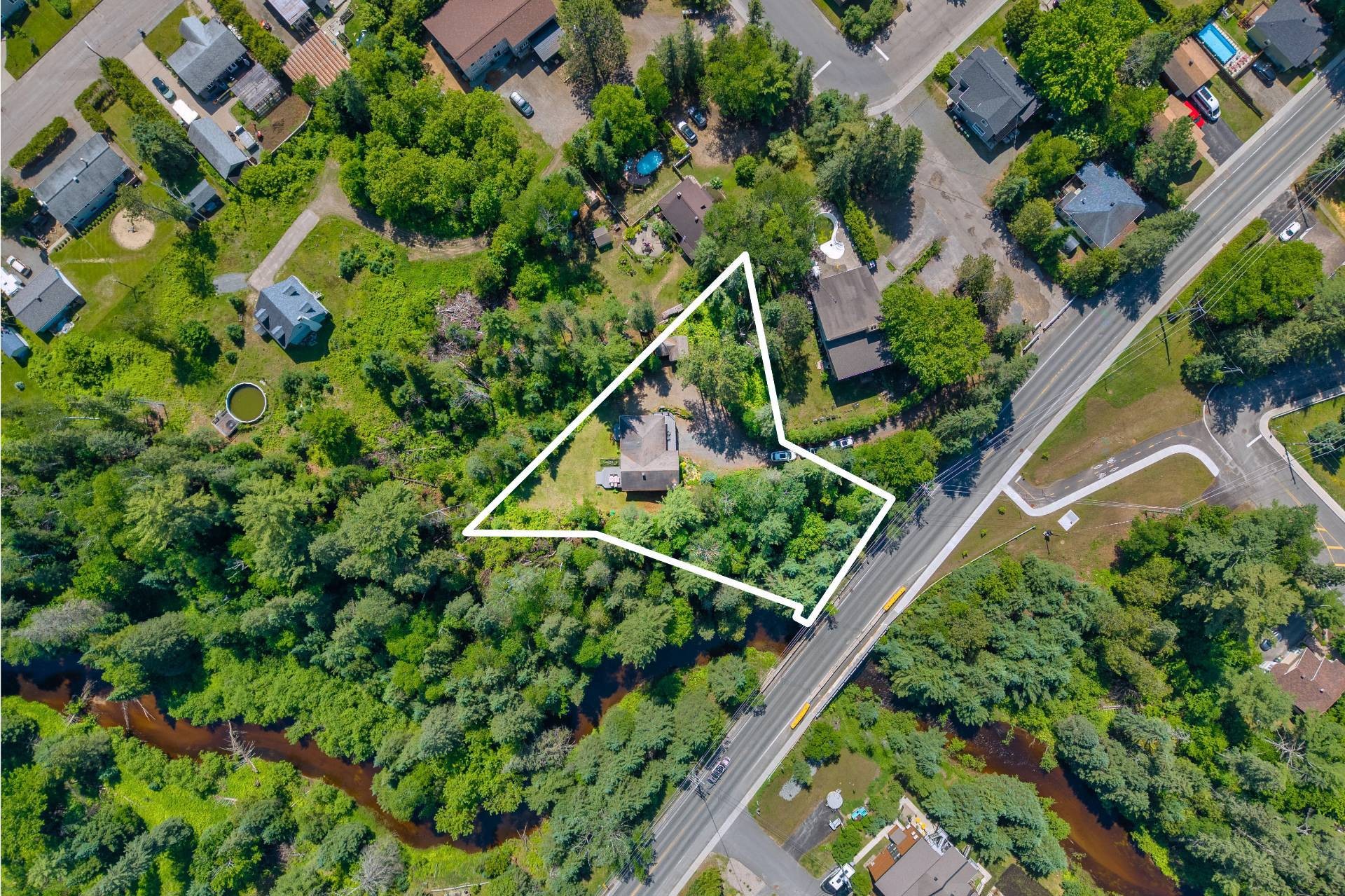 









850


Boul. Dr-Gervais

,
Mont-Tremblant,




QC
J8E2V9

