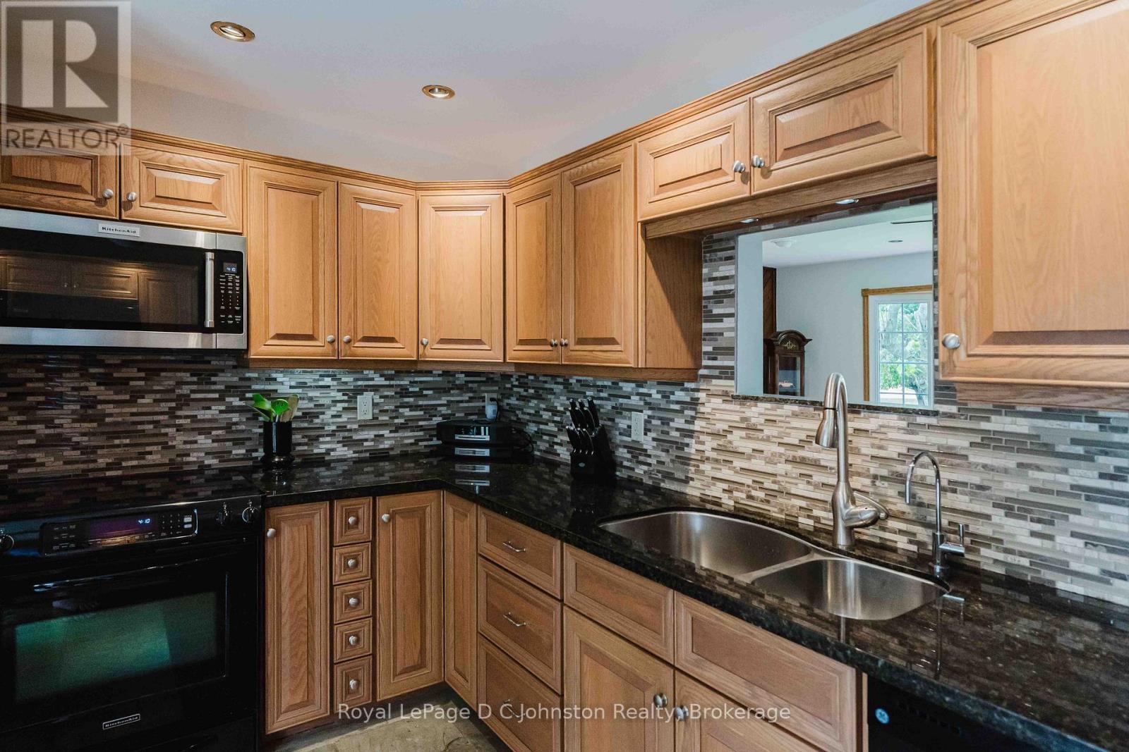 












1073 8 CONCESSION

,
Kincardine,




Ontario
N0G2T0

