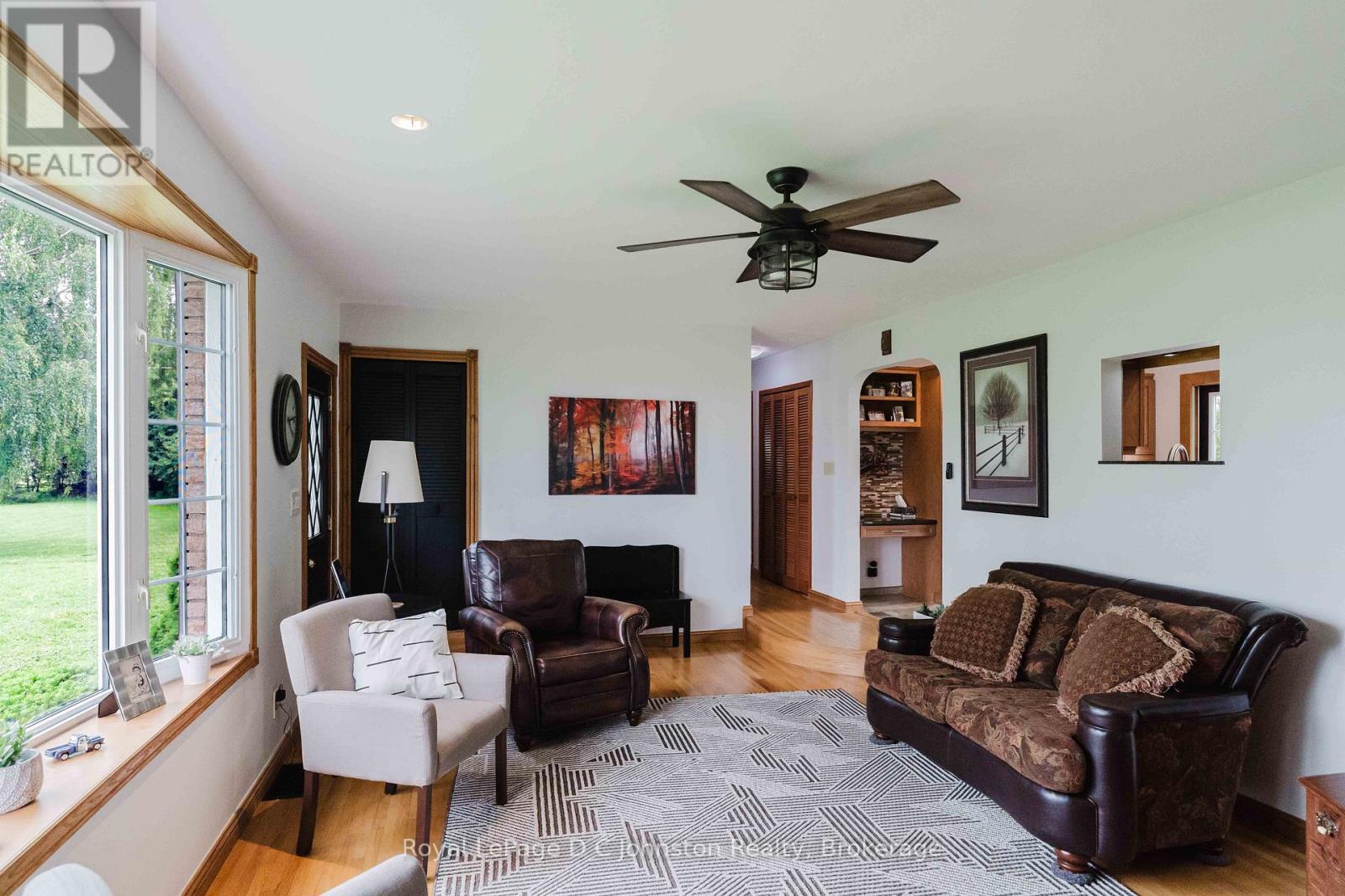 












1073 8 CONCESSION

,
Kincardine,




Ontario
N0G2T0

