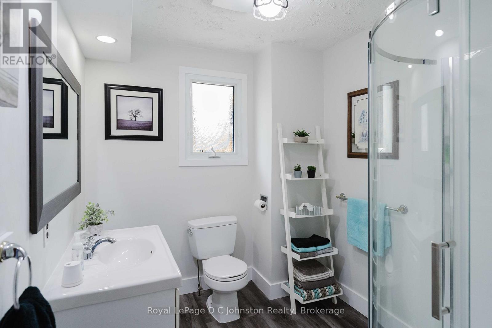 












1073 8 CONCESSION

,
Kincardine,




Ontario
N0G2T0

