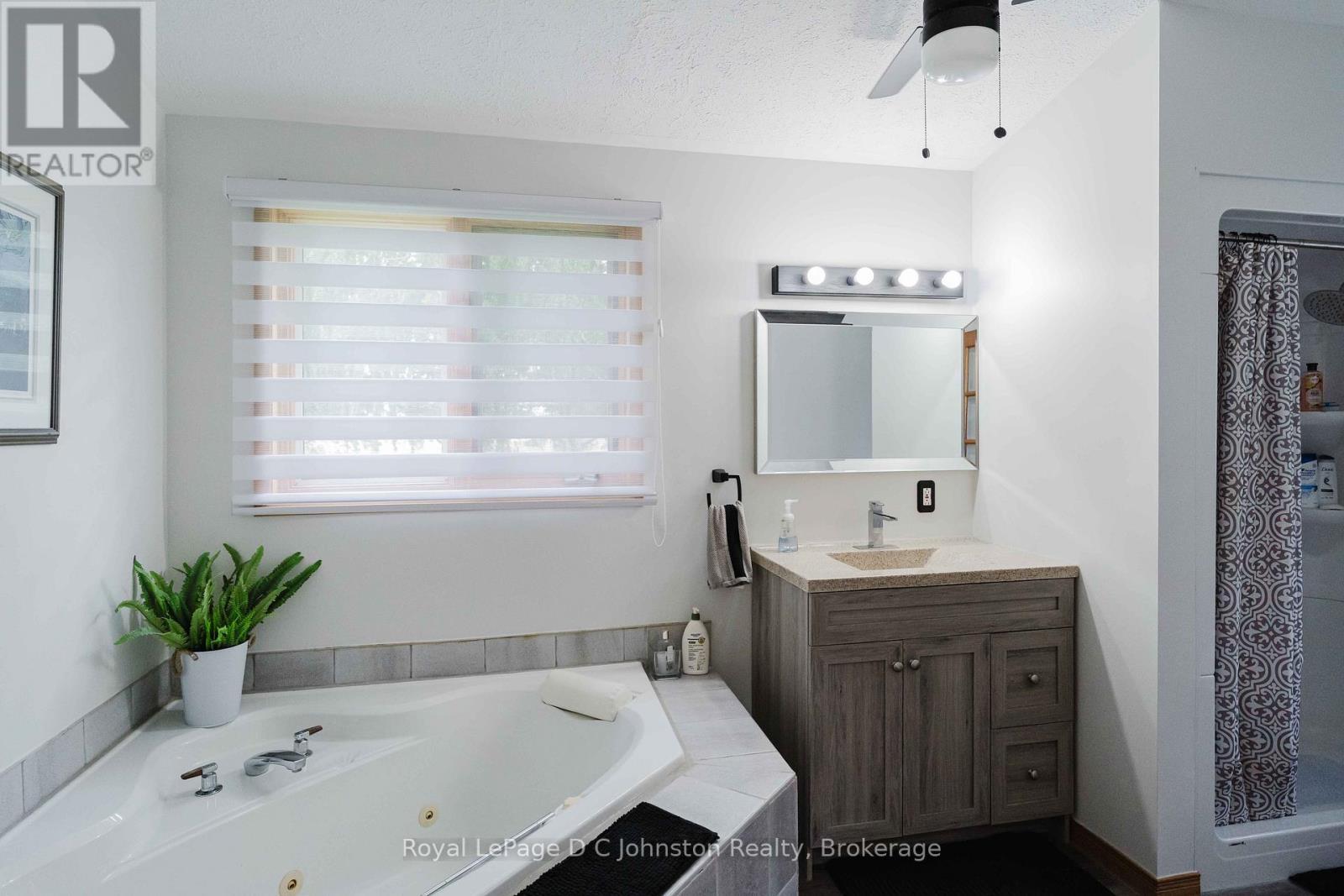 












1073 8 CONCESSION

,
Kincardine,




Ontario
N0G2T0

