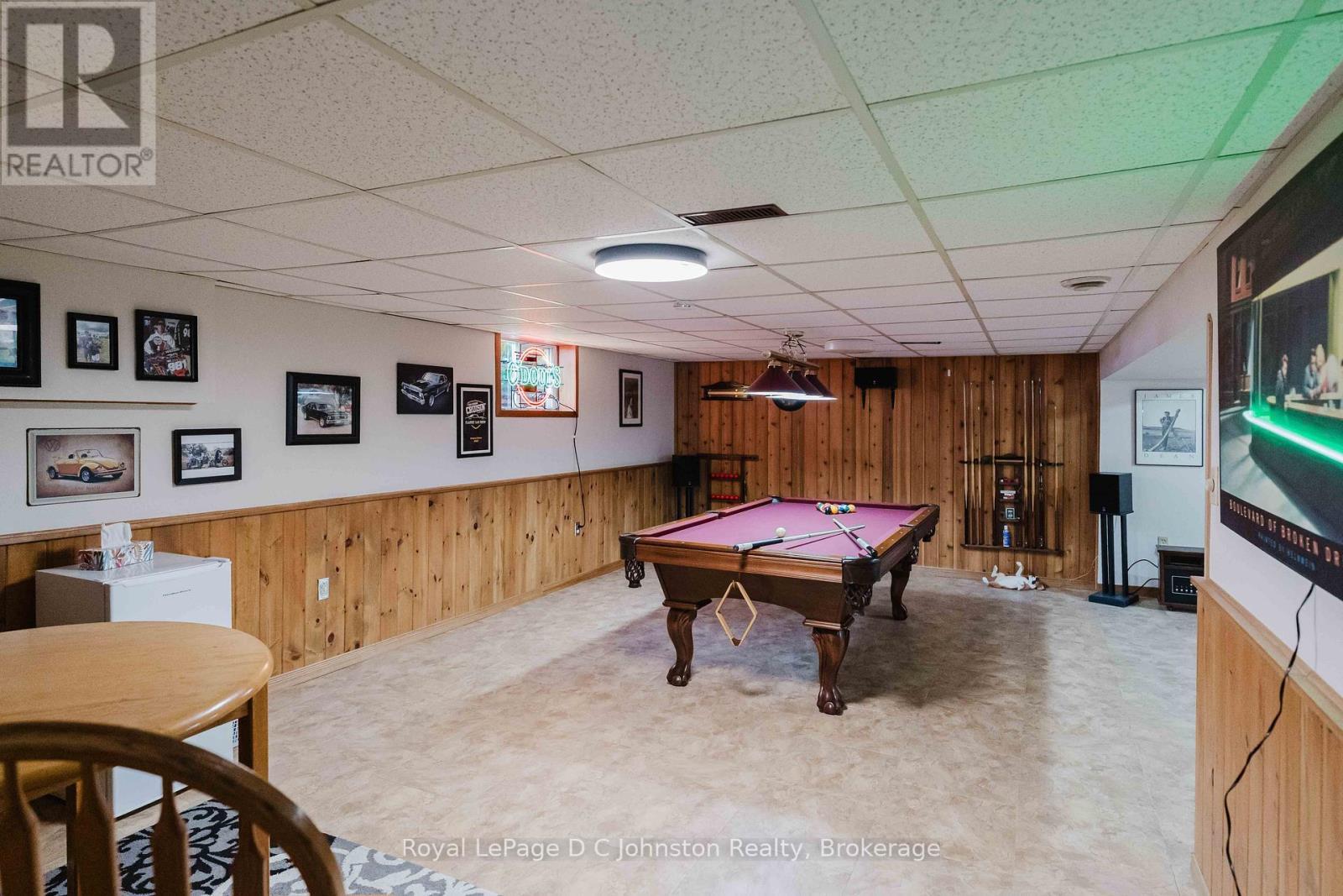 












1073 8 CONCESSION

,
Kincardine,




Ontario
N0G2T0

