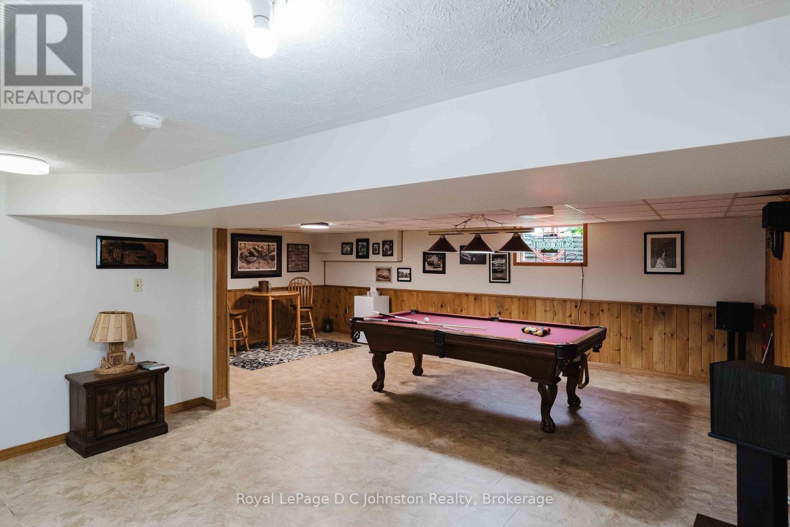 












1073 8 CONCESSION

,
Kincardine,




Ontario
N0G2T0


