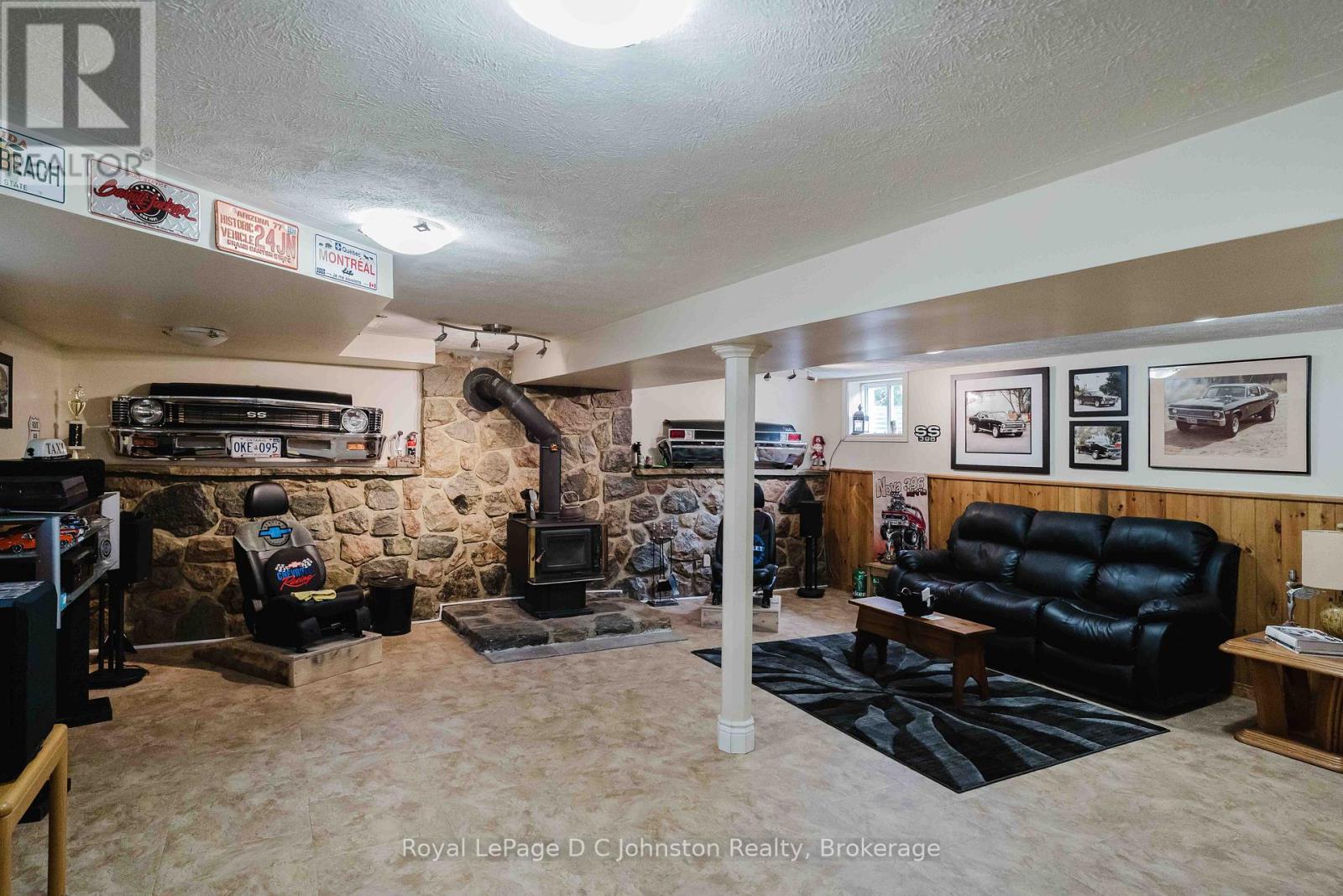












1073 8 CONCESSION

,
Kincardine,




Ontario
N0G2T0

