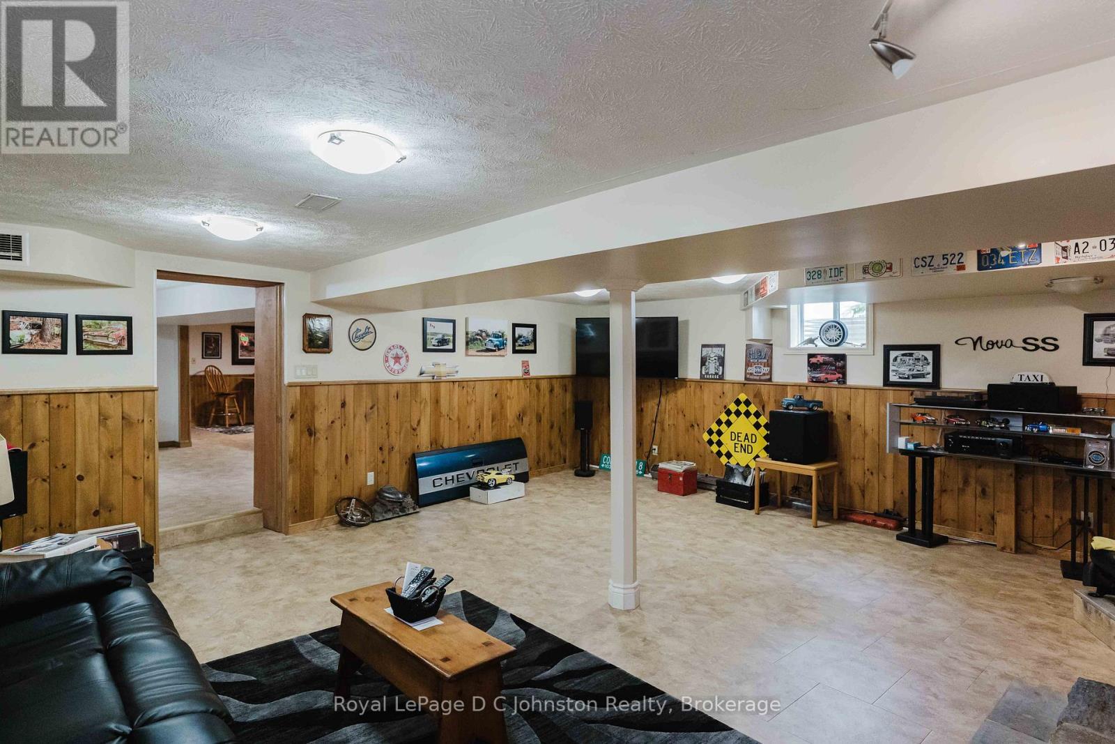 












1073 8 CONCESSION

,
Kincardine,




Ontario
N0G2T0

