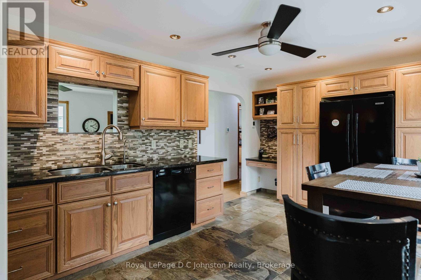 












1073 8 CONCESSION

,
Kincardine,




Ontario
N0G2T0

