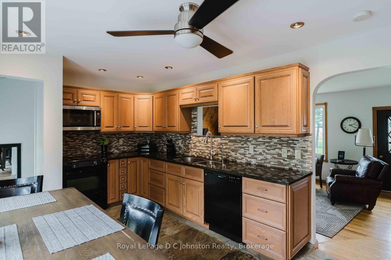 












1073 8 CONCESSION

,
Kincardine,




Ontario
N0G2T0

