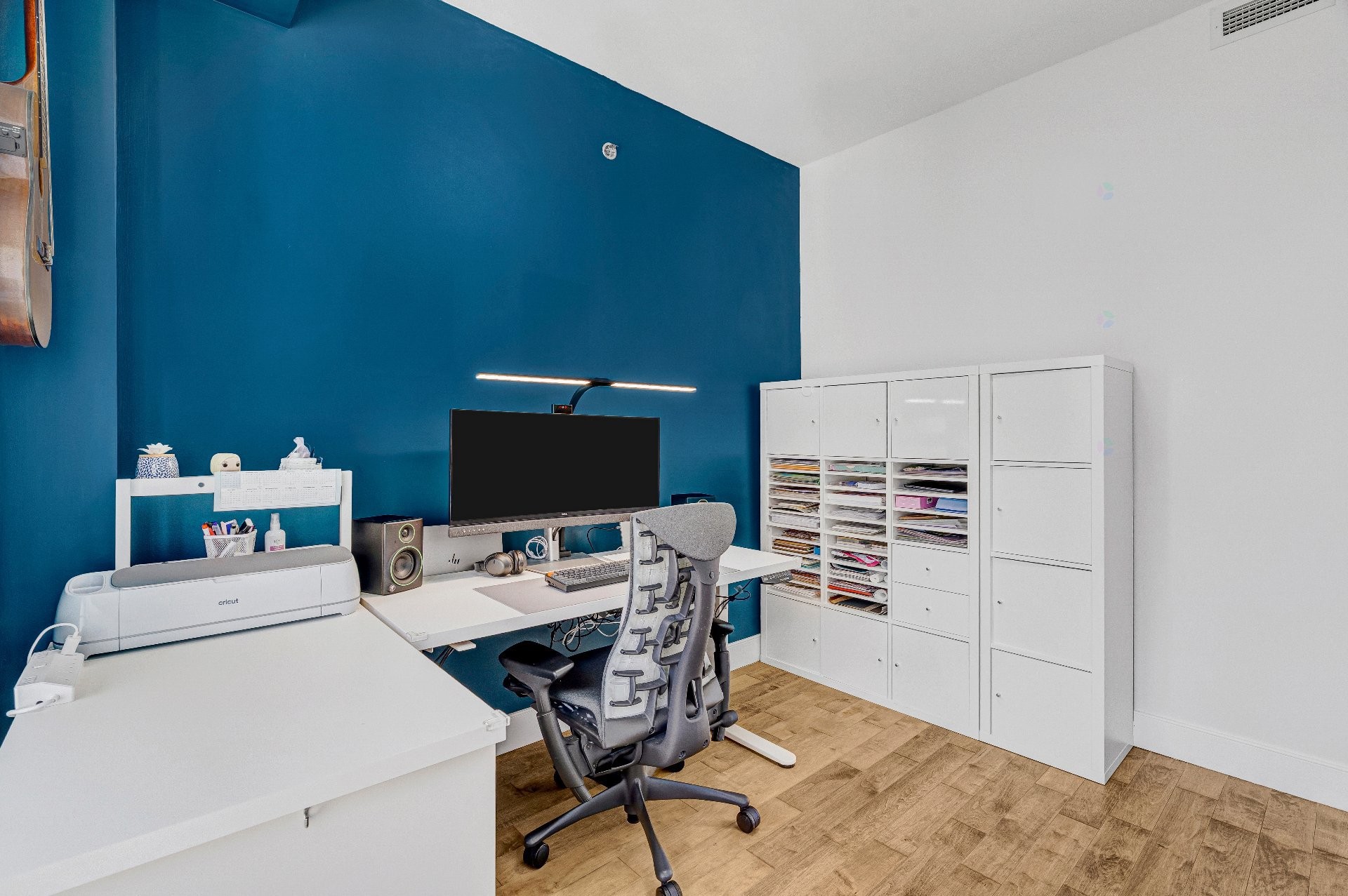 









2530


Place Michel-Brault

, 729,
Montréal (Rosemont/La Petite-Patrie),




QC
H1Y0B6

