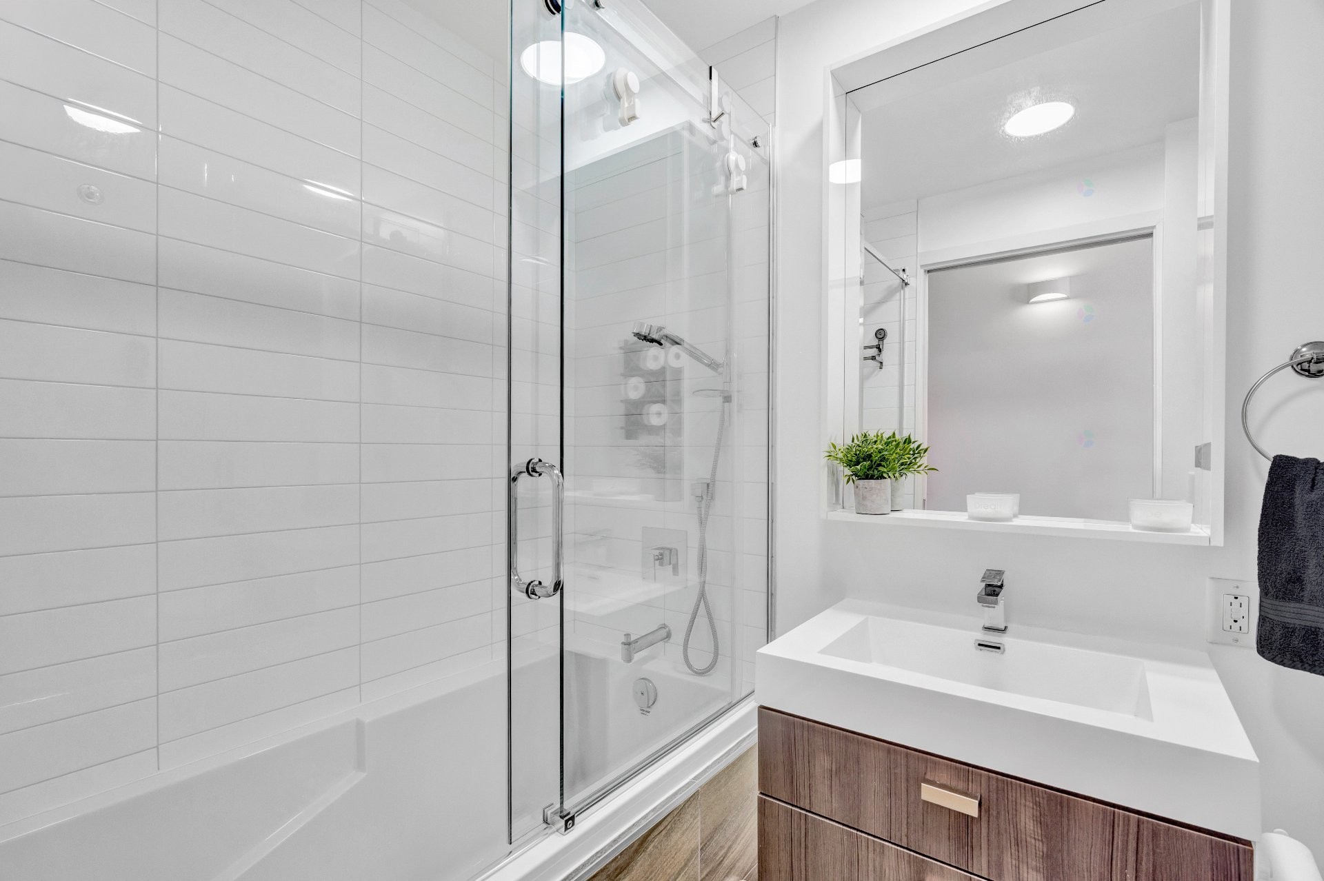 









2530


Place Michel-Brault

, 729,
Montréal (Rosemont/La Petite-Patrie),




QC
H1Y0B6

