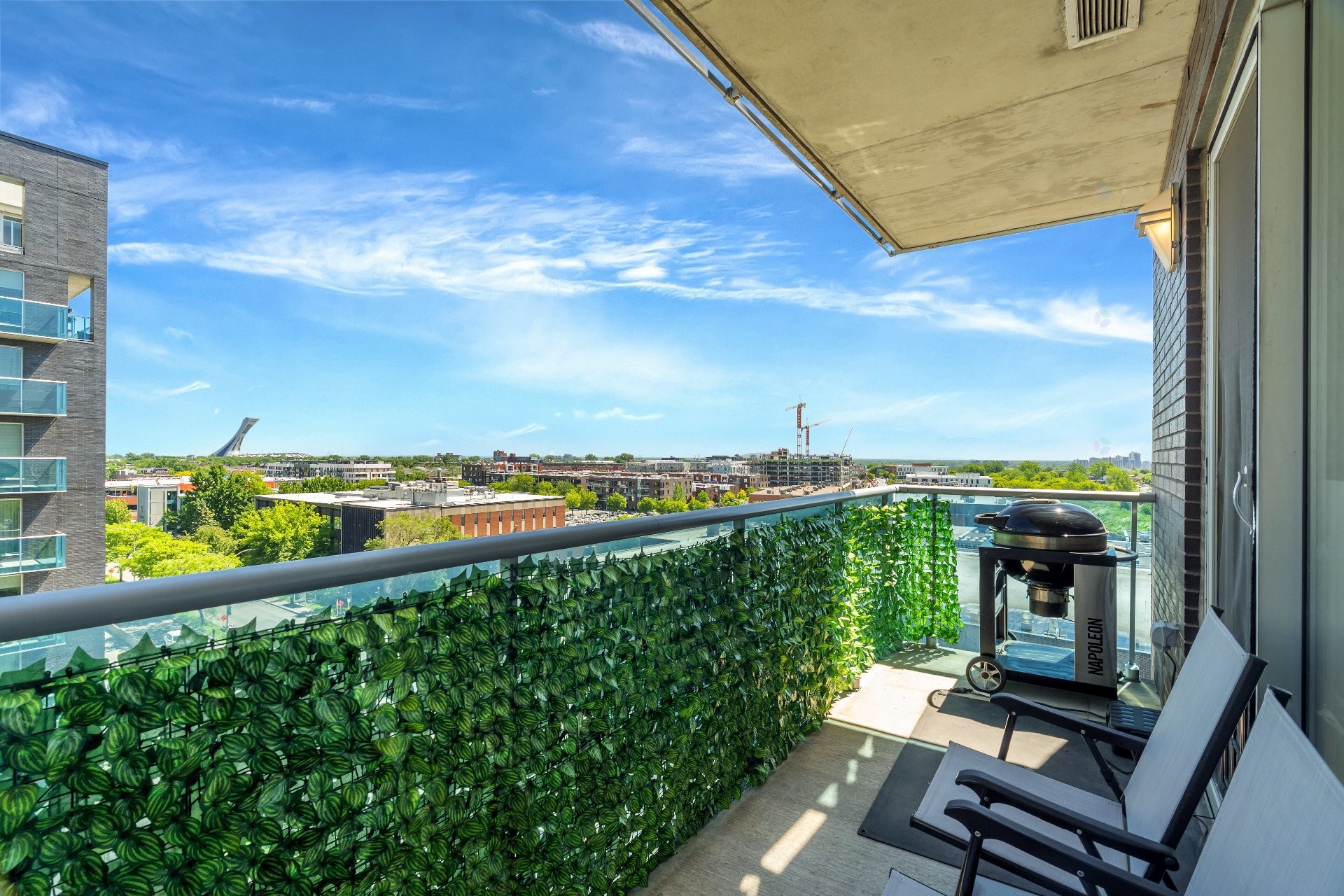 









2530


Place Michel-Brault

, 729,
Montréal (Rosemont/La Petite-Patrie),




QC
H1Y0B6

