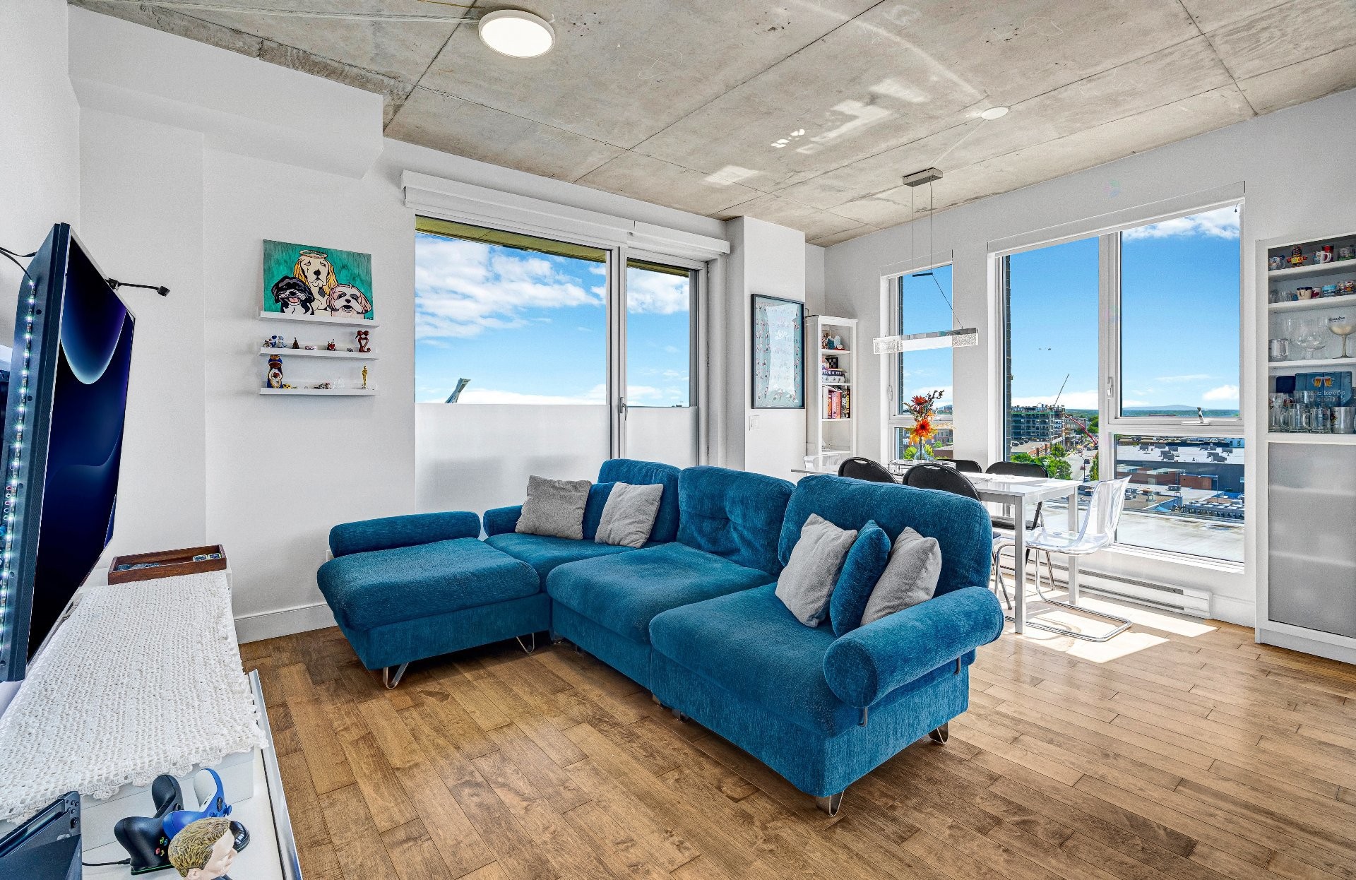 









2530


Place Michel-Brault

, 729,
Montréal (Rosemont/La Petite-Patrie),




QC
H1Y0B6

