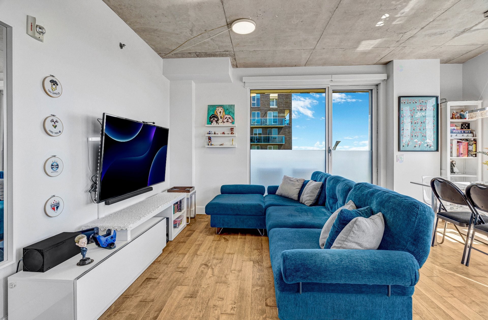 









2530


Place Michel-Brault

, 729,
Montréal (Rosemont/La Petite-Patrie),




QC
H1Y0B6

