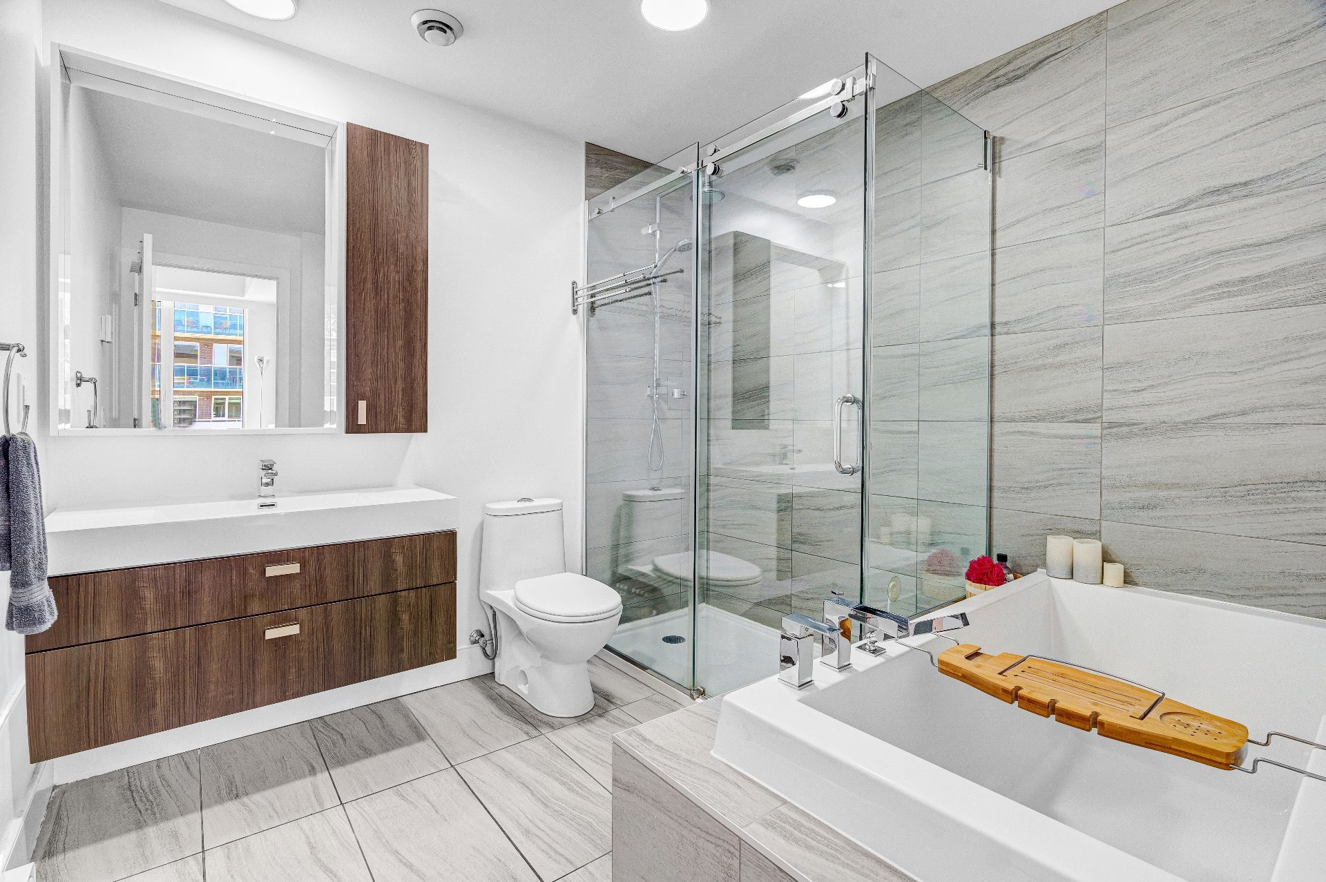









2530


Place Michel-Brault

, 729,
Montréal (Rosemont/La Petite-Patrie),




QC
H1Y0B6

