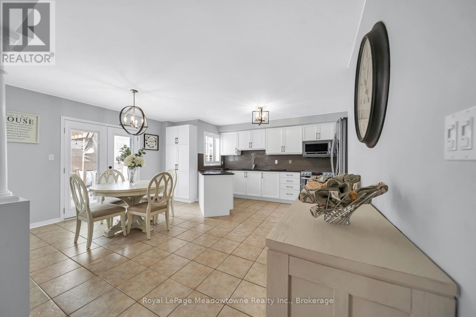 












1201 FOX CRESCENT

,
Milton (DE Dempsey),




Ontario
L9T6C5

