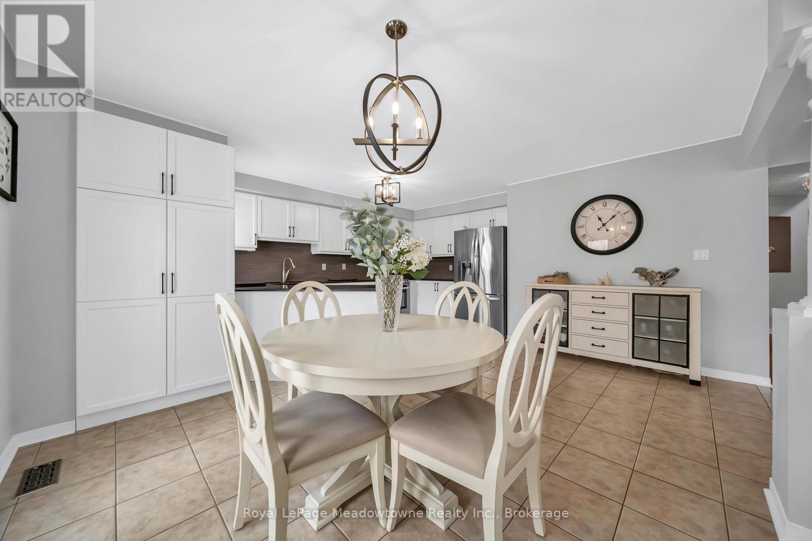 












1201 FOX CRESCENT

,
Milton (DE Dempsey),




Ontario
L9T6C5


