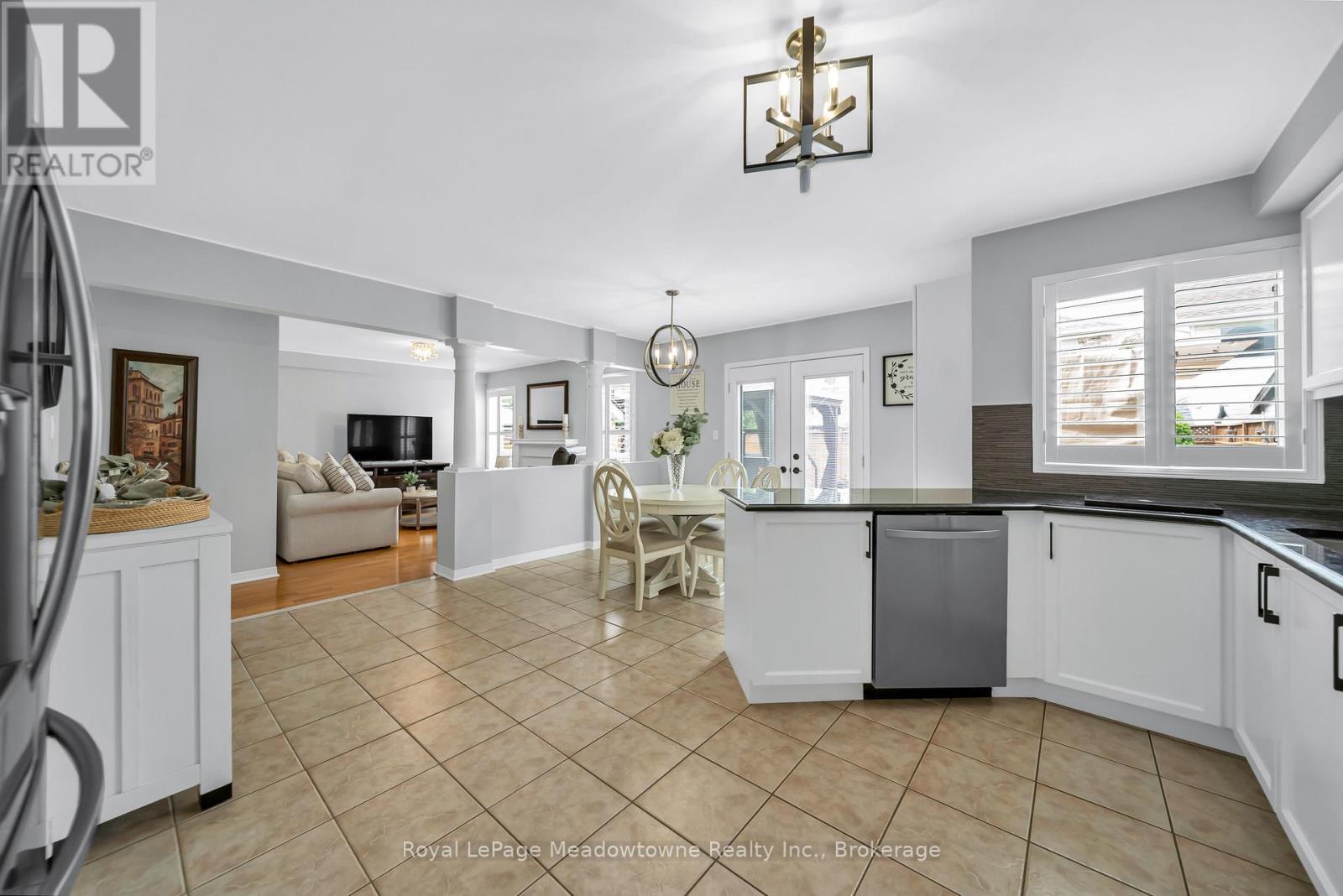 












1201 FOX CRESCENT

,
Milton (DE Dempsey),




Ontario
L9T6C5

