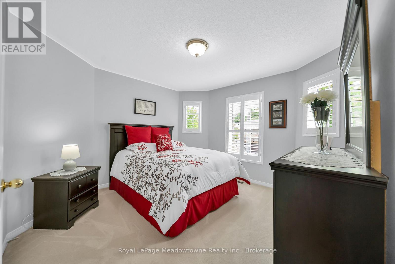












1201 FOX CRESCENT

,
Milton (DE Dempsey),




Ontario
L9T6C5

