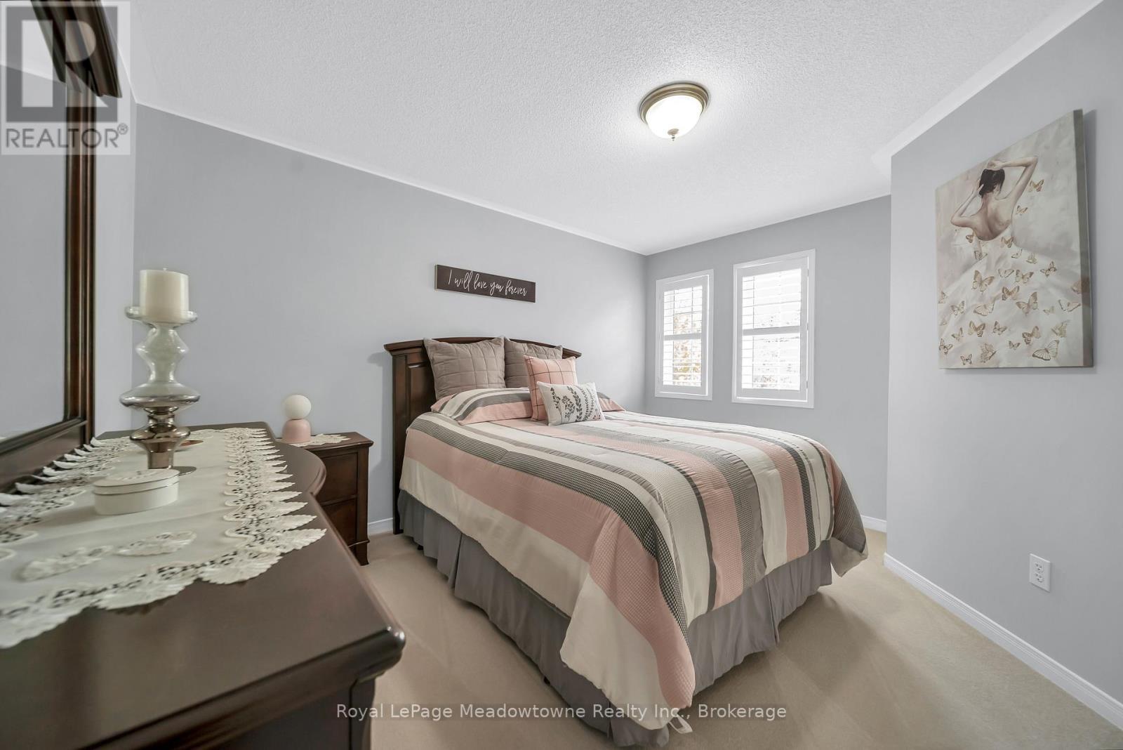 












1201 FOX CRESCENT

,
Milton (DE Dempsey),




Ontario
L9T6C5

