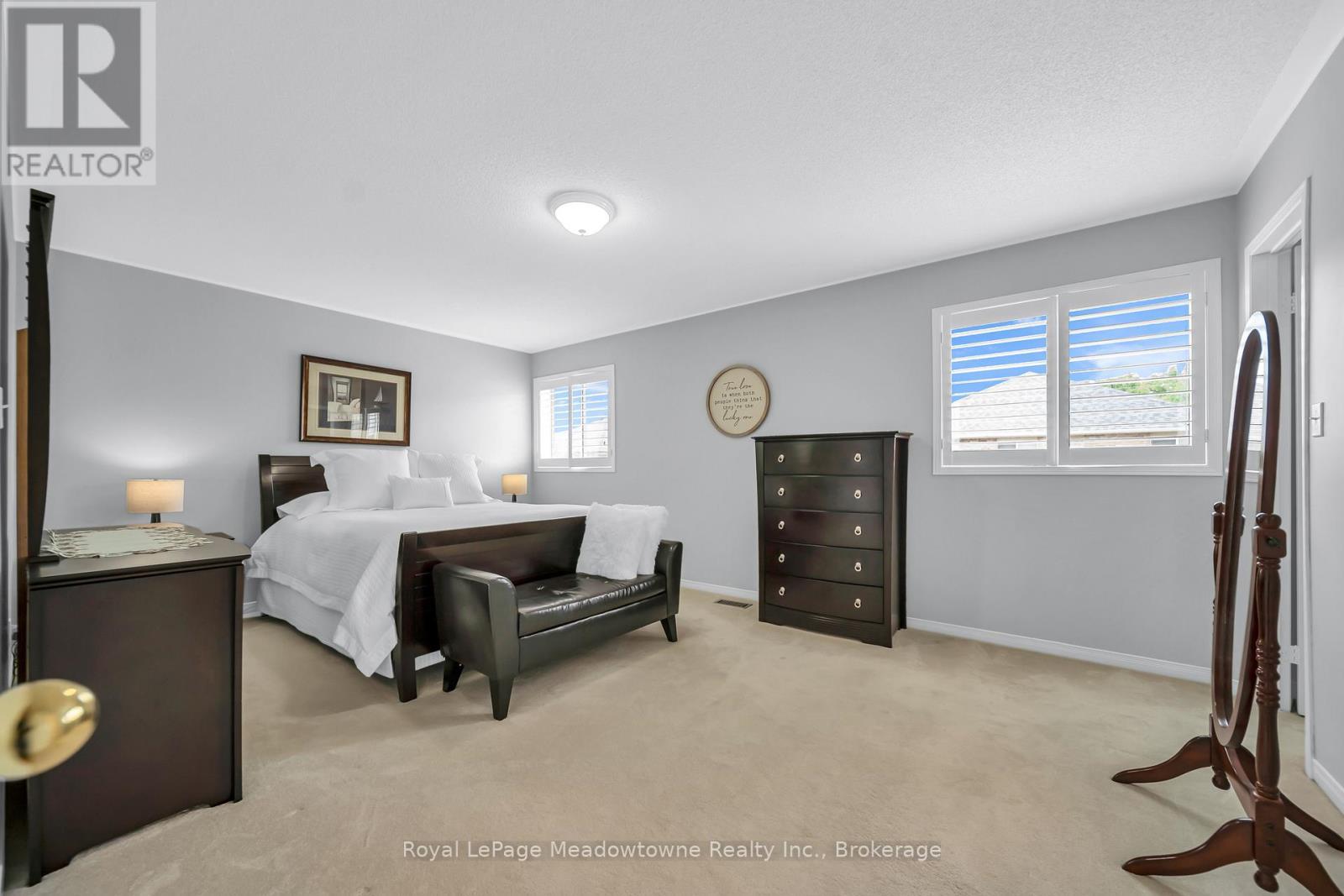 












1201 FOX CRESCENT

,
Milton (DE Dempsey),




Ontario
L9T6C5

