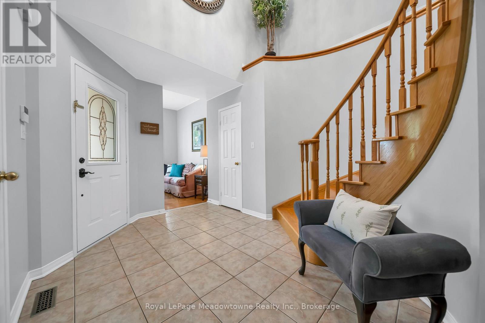 












1201 FOX CRESCENT

,
Milton (DE Dempsey),




Ontario
L9T6C5

