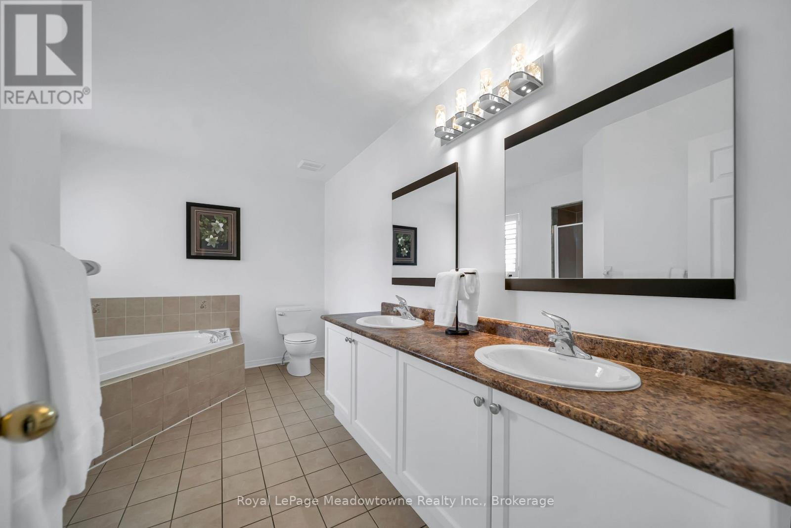 












1201 FOX CRESCENT

,
Milton (DE Dempsey),




Ontario
L9T6C5

