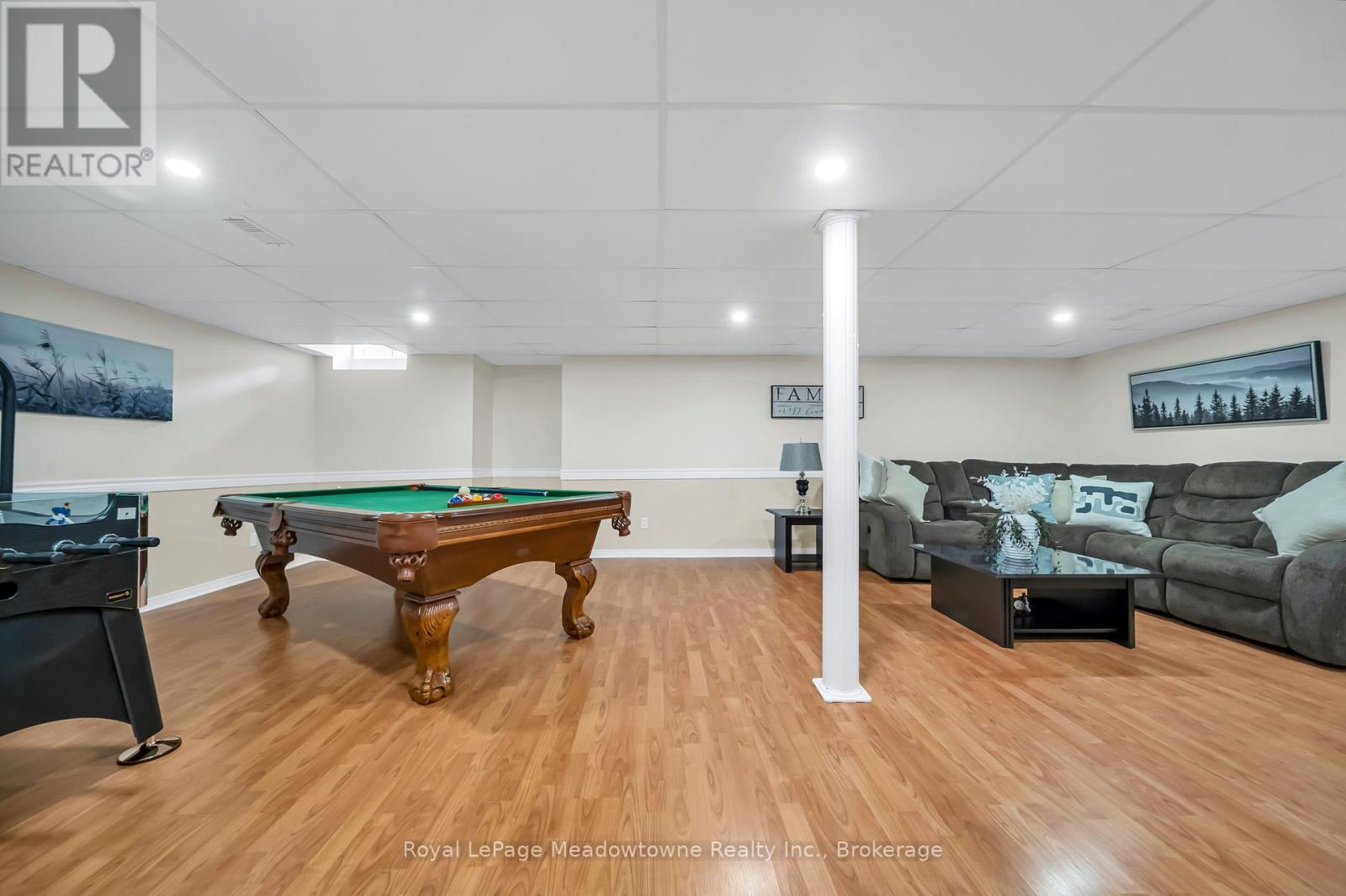 












1201 FOX CRESCENT

,
Milton (DE Dempsey),




Ontario
L9T6C5

