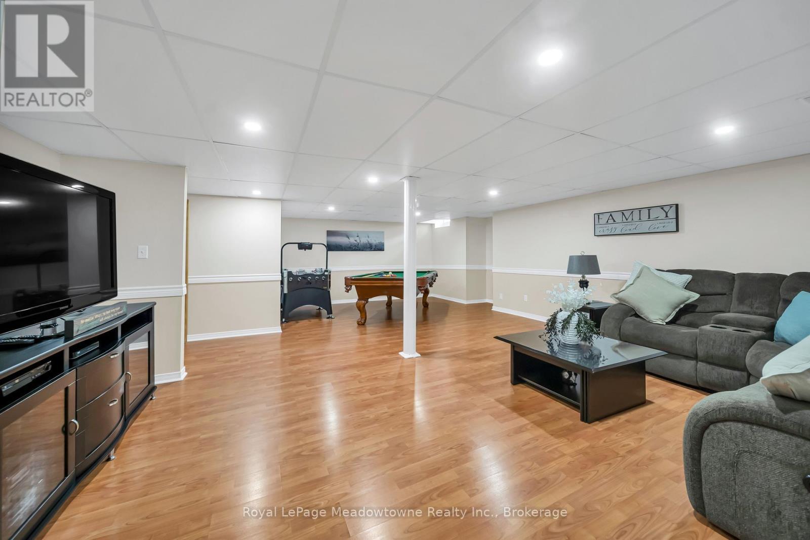 












1201 FOX CRESCENT

,
Milton (DE Dempsey),




Ontario
L9T6C5

