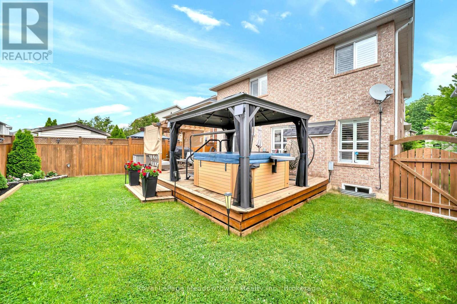 












1201 FOX CRESCENT

,
Milton (DE Dempsey),




Ontario
L9T6C5

