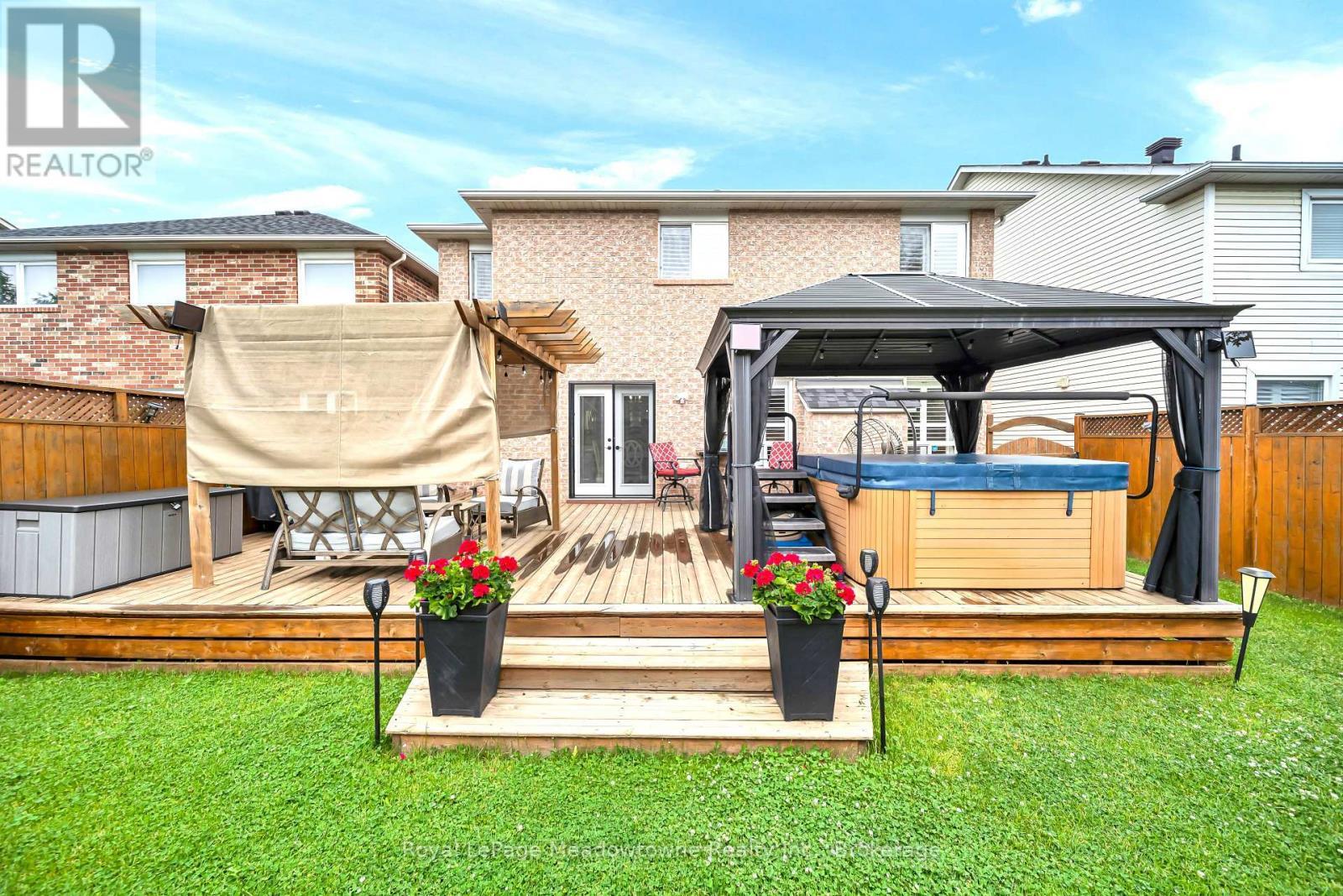 












1201 FOX CRESCENT

,
Milton (DE Dempsey),




Ontario
L9T6C5

