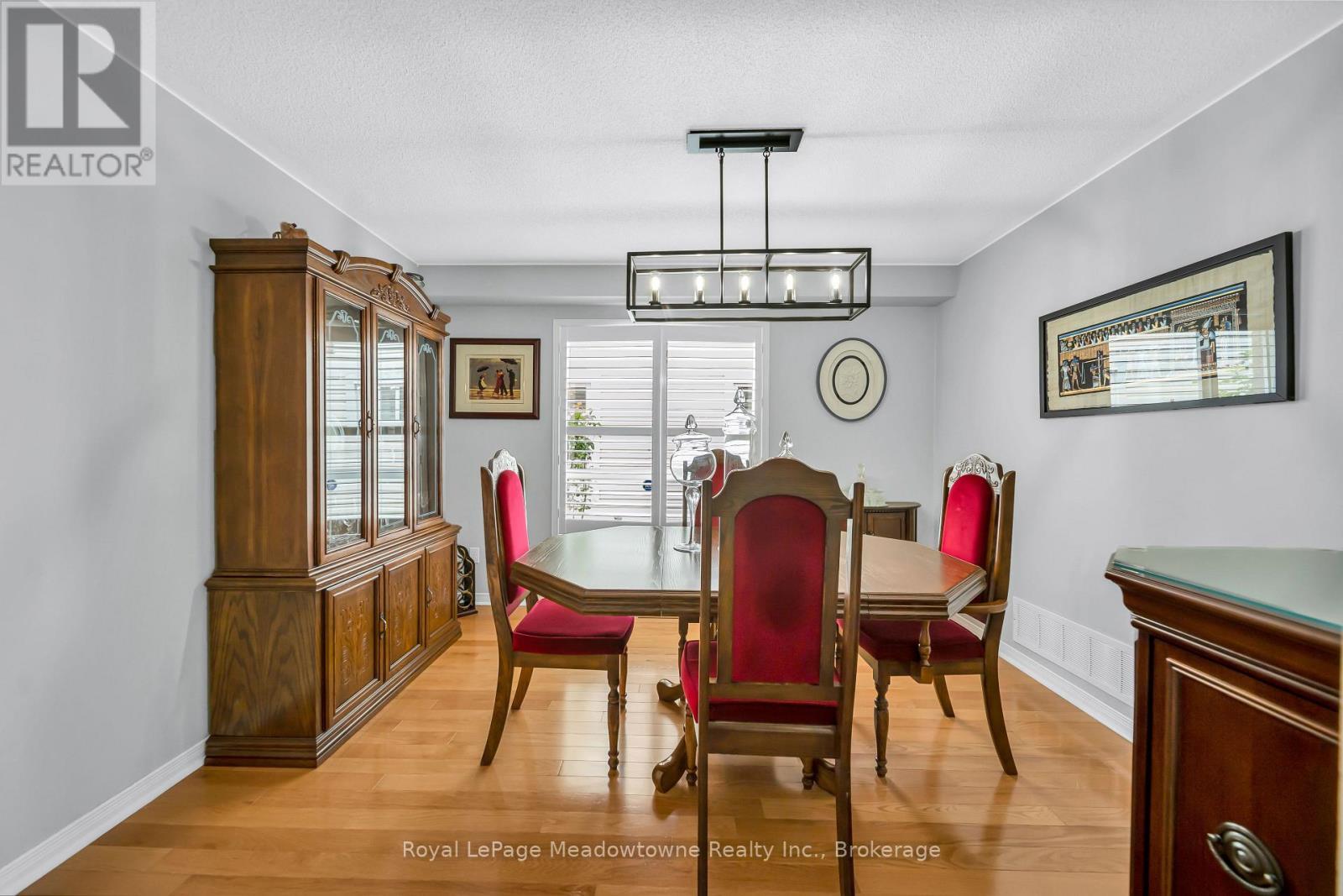 












1201 FOX CRESCENT

,
Milton (DE Dempsey),




Ontario
L9T6C5


