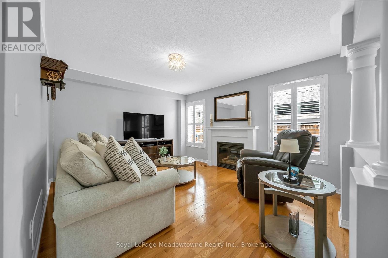 












1201 FOX CRESCENT

,
Milton (DE Dempsey),




Ontario
L9T6C5

