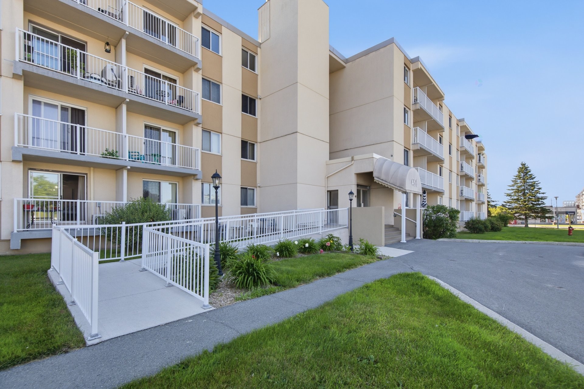 









450


Boul. Wilfrid-Lavigne

, 407,
Gatineau (Aylmer),




QC
J9H3W2

