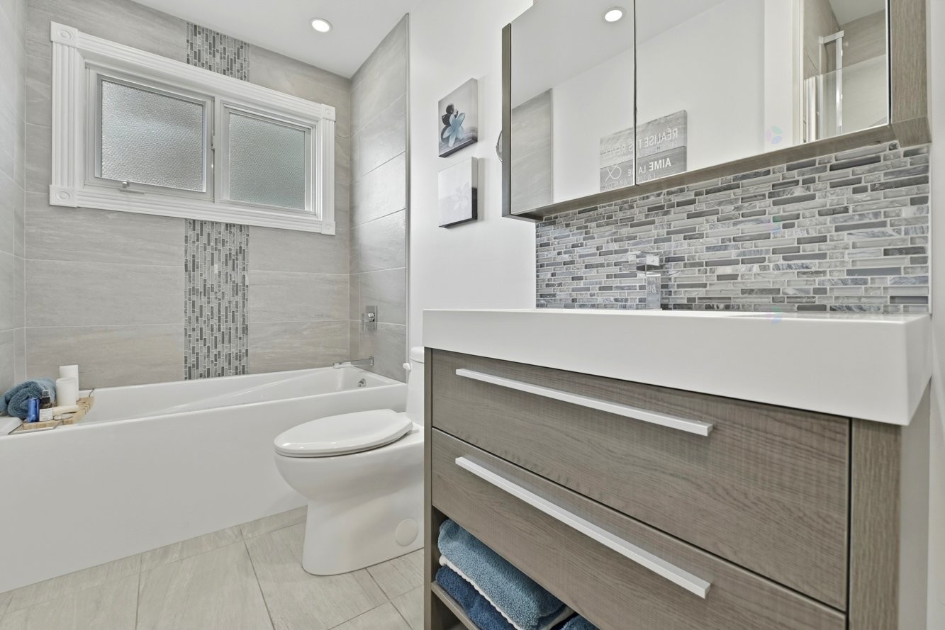 









845


Rue Jean-Plouf

,
Boucherville,




QC
J4B3H2

