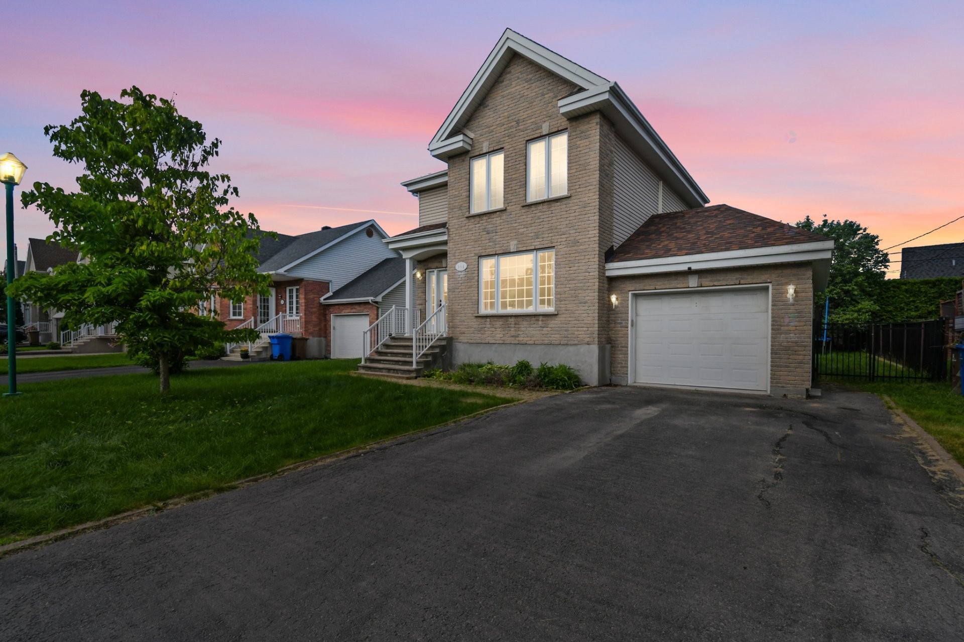 









164


Carré du Ruisselet

,
Terrebonne (Lachenaie),




QC
J6W6E3

