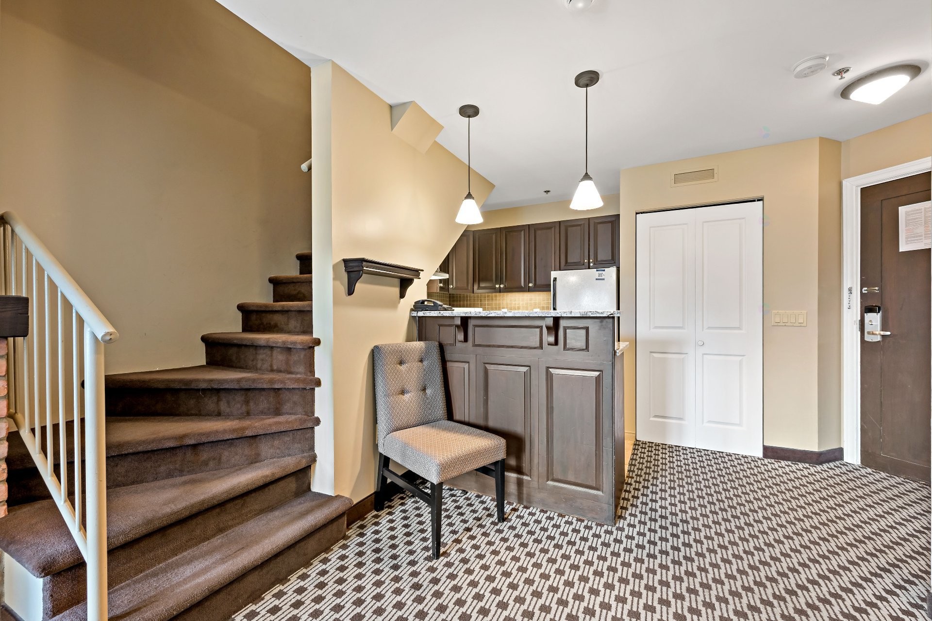 









160


Ch. du Curé-Deslauriers

, 336,
Mont-Tremblant,




QC
J8E1T1

