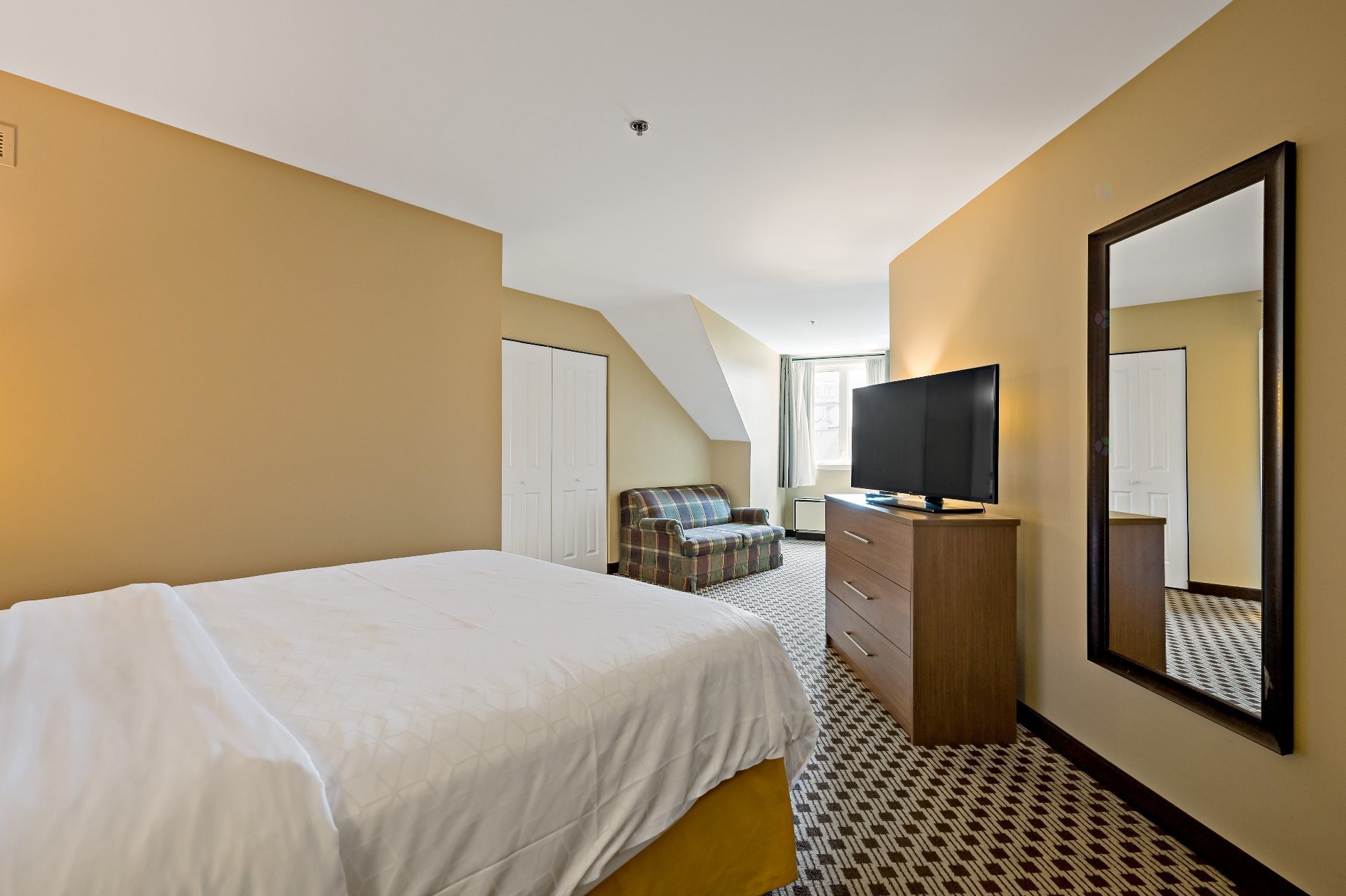 









160


Ch. du Curé-Deslauriers

, 336,
Mont-Tremblant,




QC
J8E1T1

