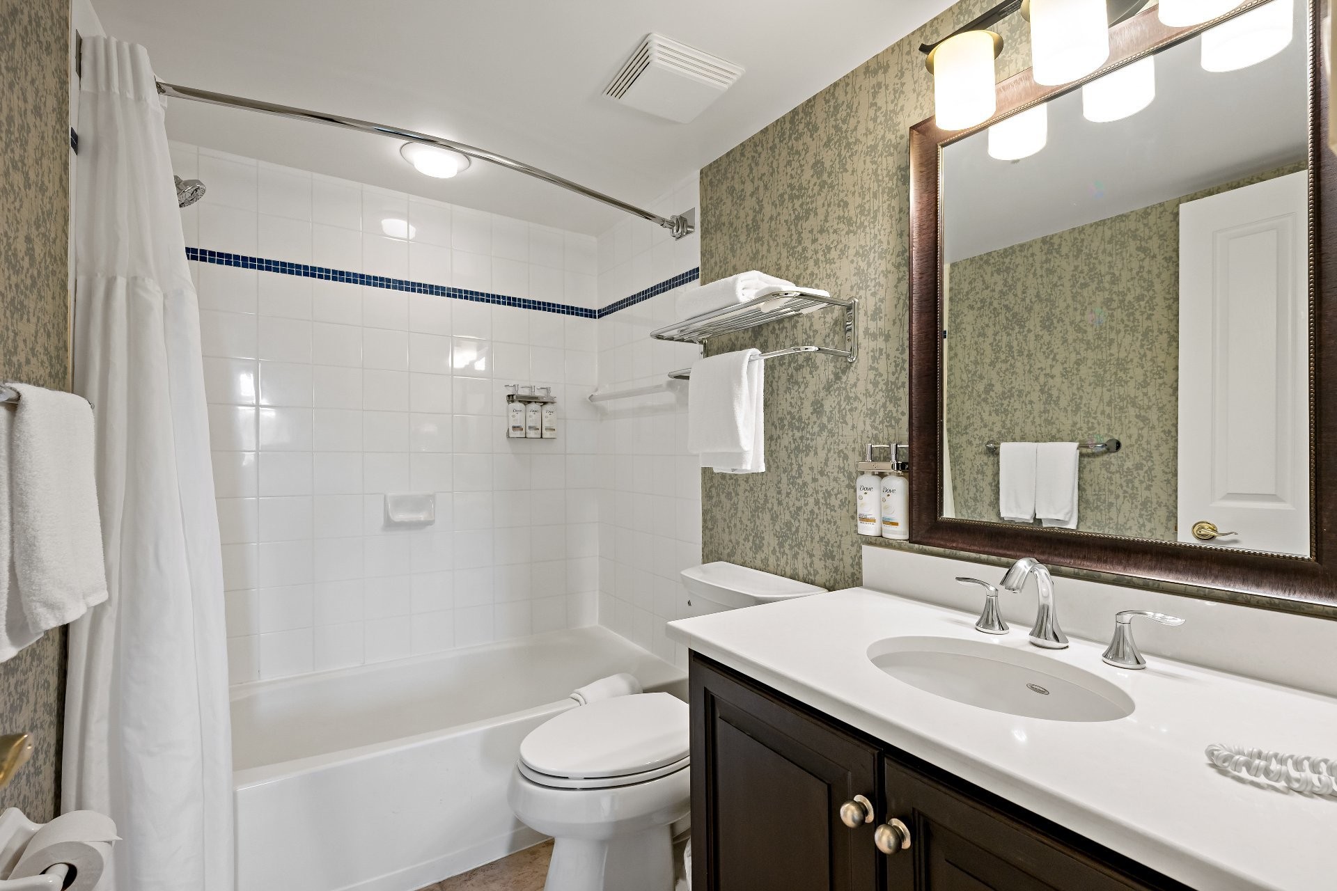 









160


Ch. du Curé-Deslauriers

, 336,
Mont-Tremblant,




QC
J8E1T1

