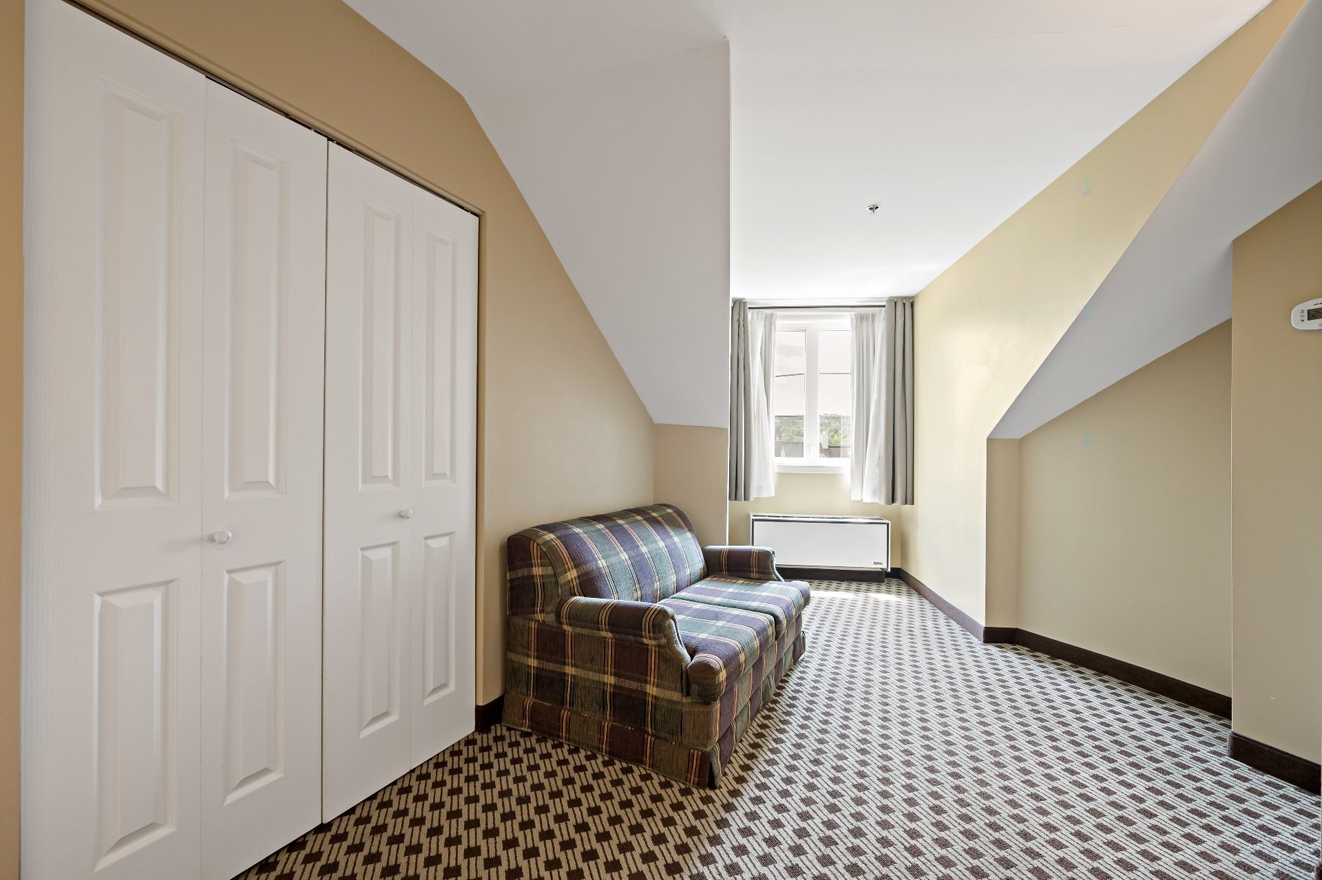 









160


Ch. du Curé-Deslauriers

, 336,
Mont-Tremblant,




QC
J8E1T1

