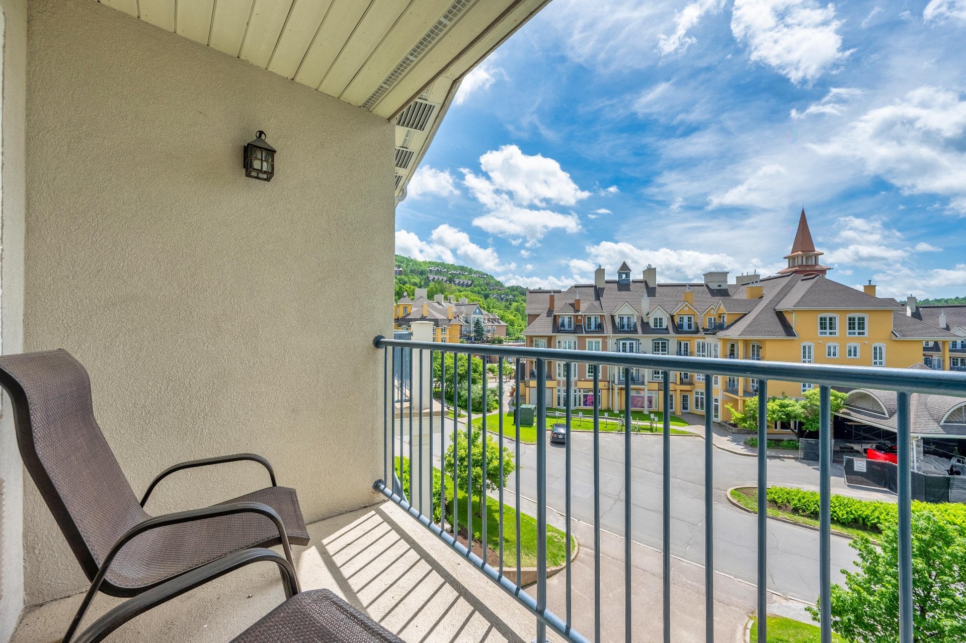 









160


Ch. du Curé-Deslauriers

, 336,
Mont-Tremblant,




QC
J8E1T1

