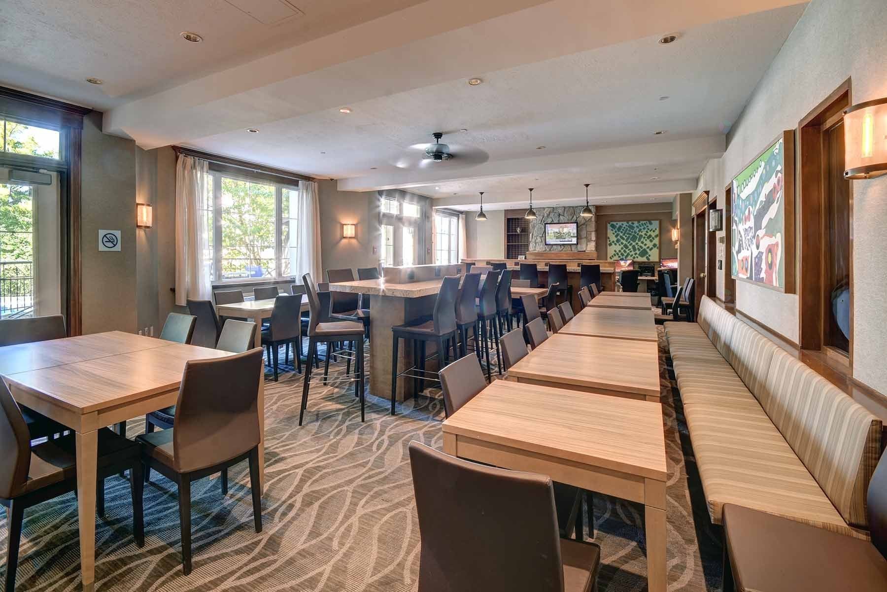 









160


Ch. du Curé-Deslauriers

, 336,
Mont-Tremblant,




QC
J8E1T1

