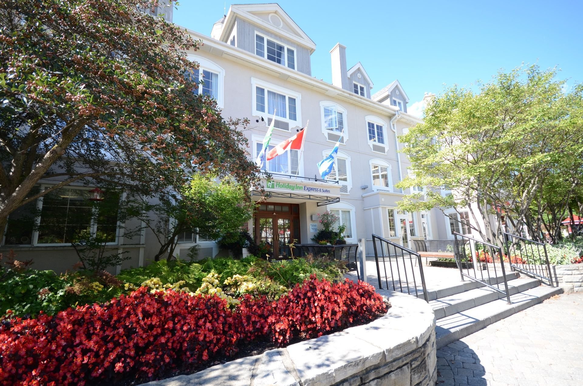 









160


Ch. du Curé-Deslauriers

, 336,
Mont-Tremblant,




QC
J8E1T1

