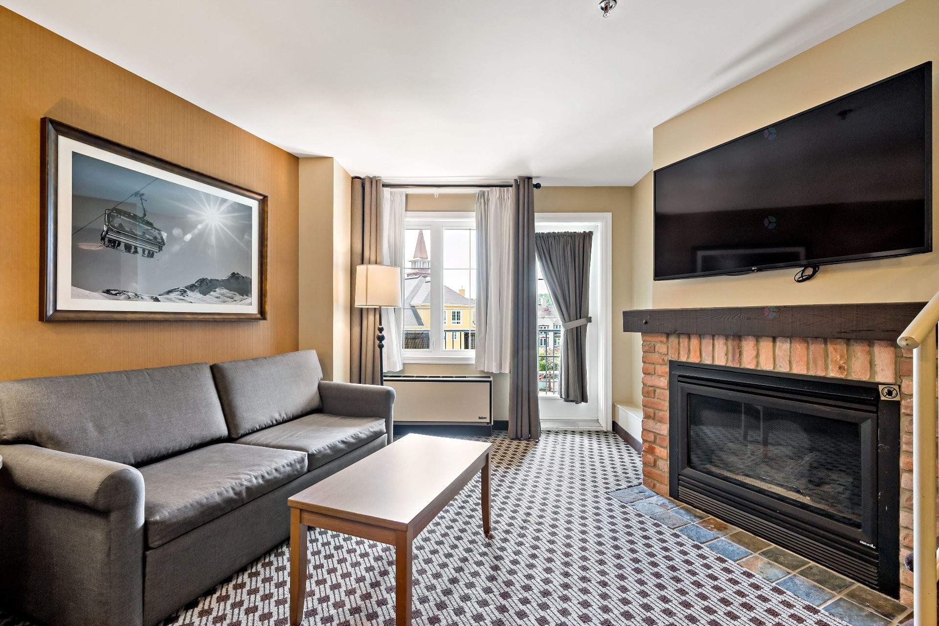 









160


Ch. du Curé-Deslauriers

, 336,
Mont-Tremblant,




QC
J8E1T1


