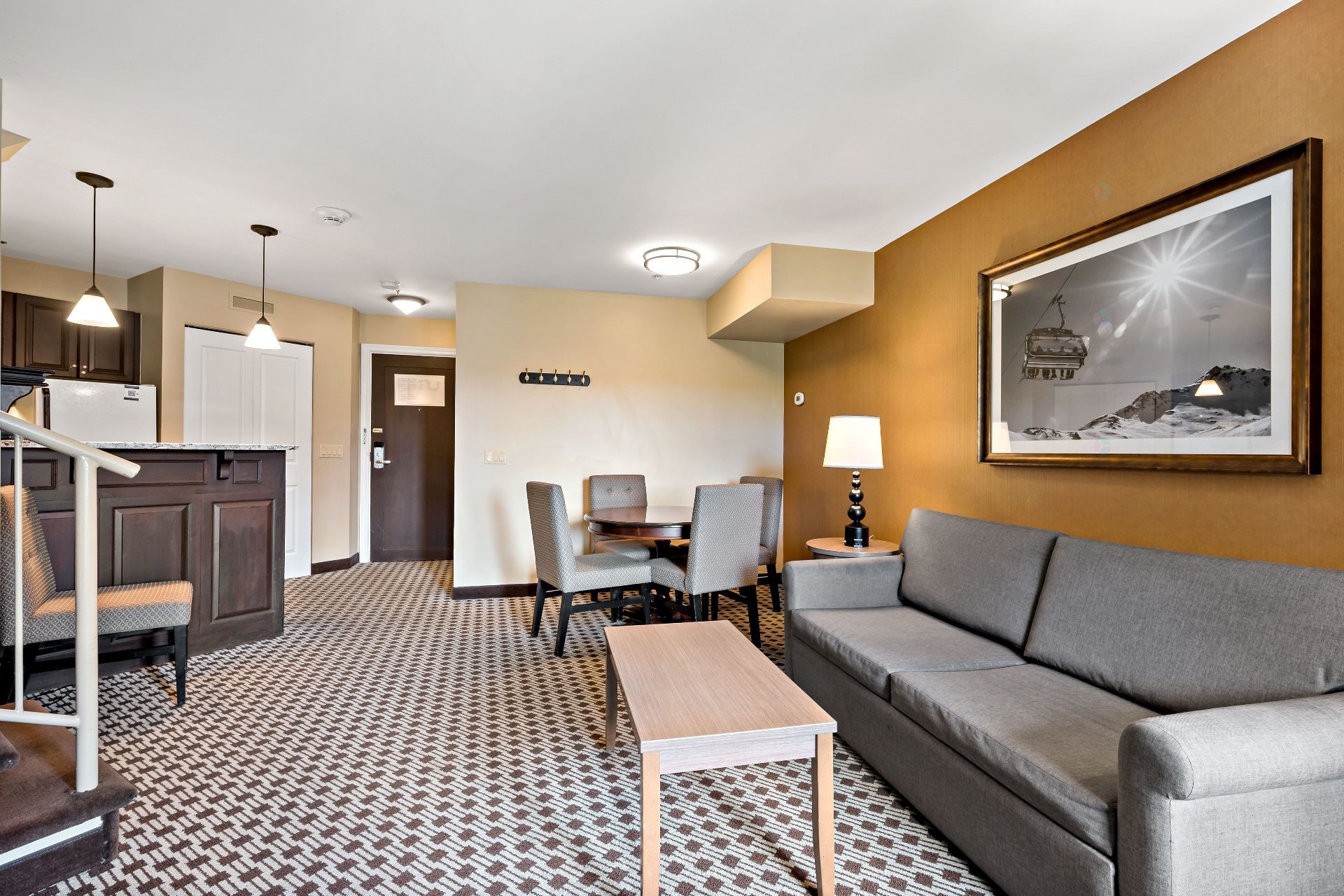 









160


Ch. du Curé-Deslauriers

, 336,
Mont-Tremblant,




QC
J8E1T1

