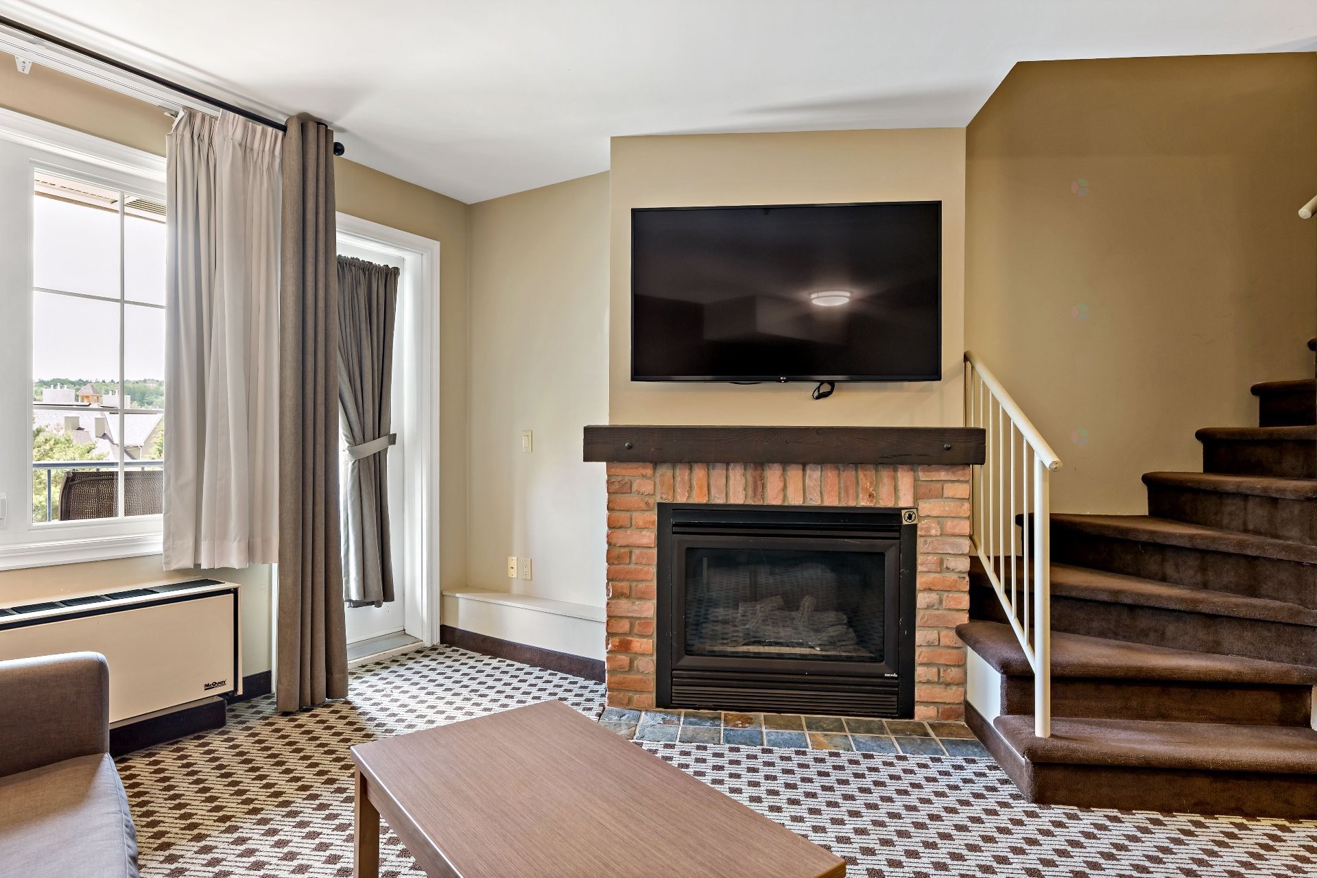 









160


Ch. du Curé-Deslauriers

, 336,
Mont-Tremblant,




QC
J8E1T1


