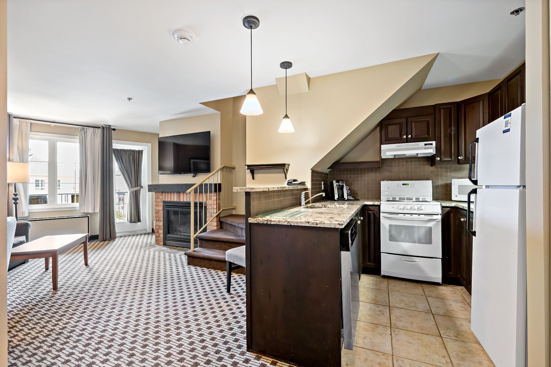 









160


Ch. du Curé-Deslauriers

, 336,
Mont-Tremblant,




QC
J8E1T1


