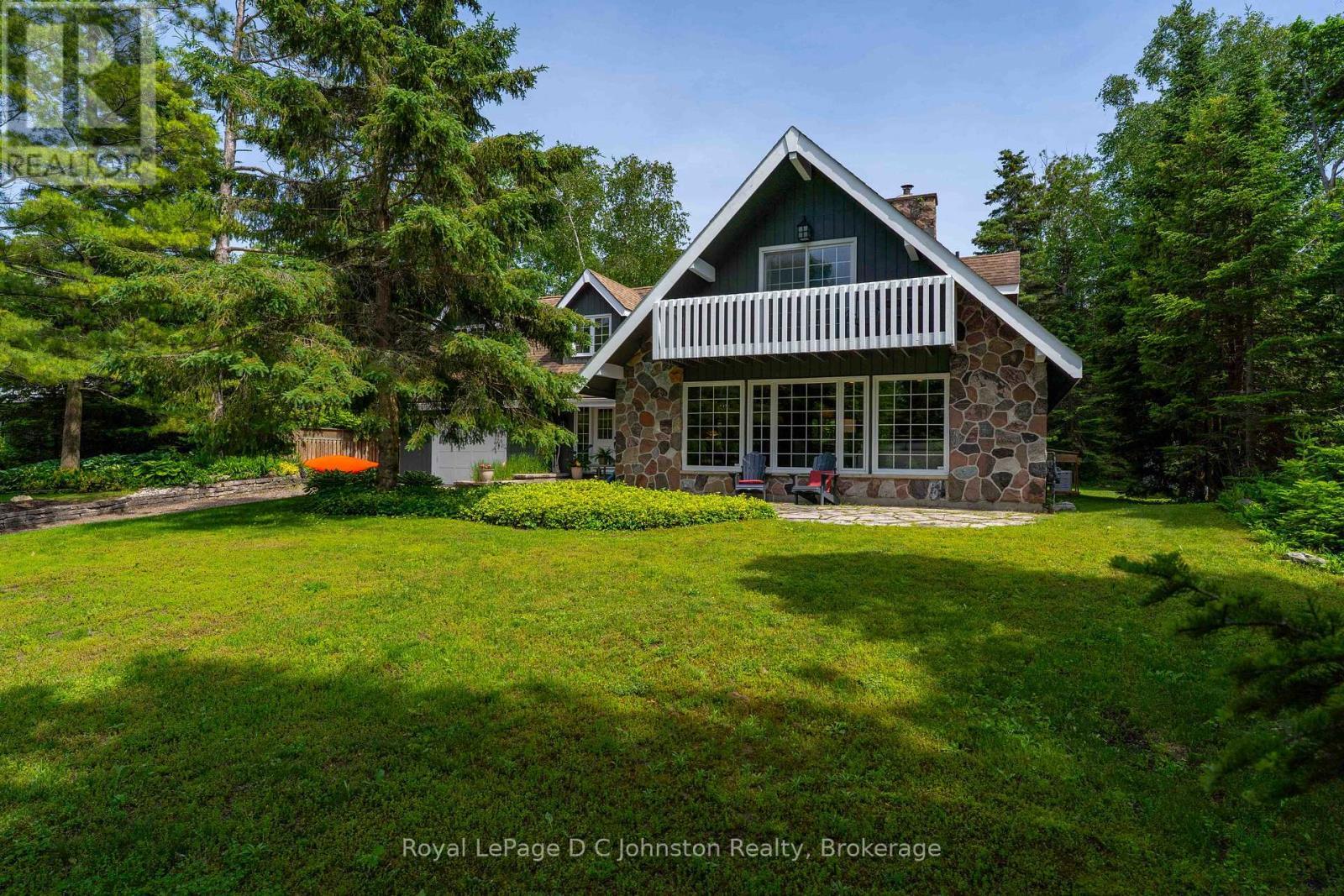 












471 ECKFORD AVENUE

,
Saugeen Shores,




Ontario
N0H2L0

