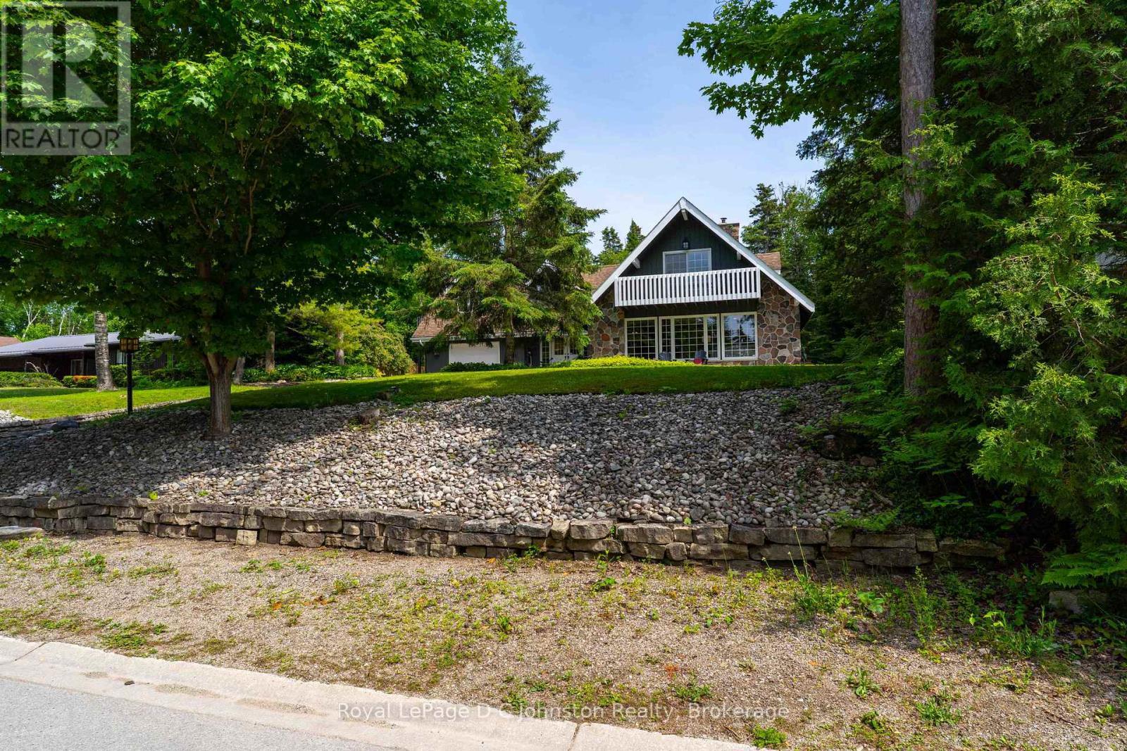 












471 ECKFORD AVENUE

,
Saugeen Shores,




Ontario
N0H2L0

